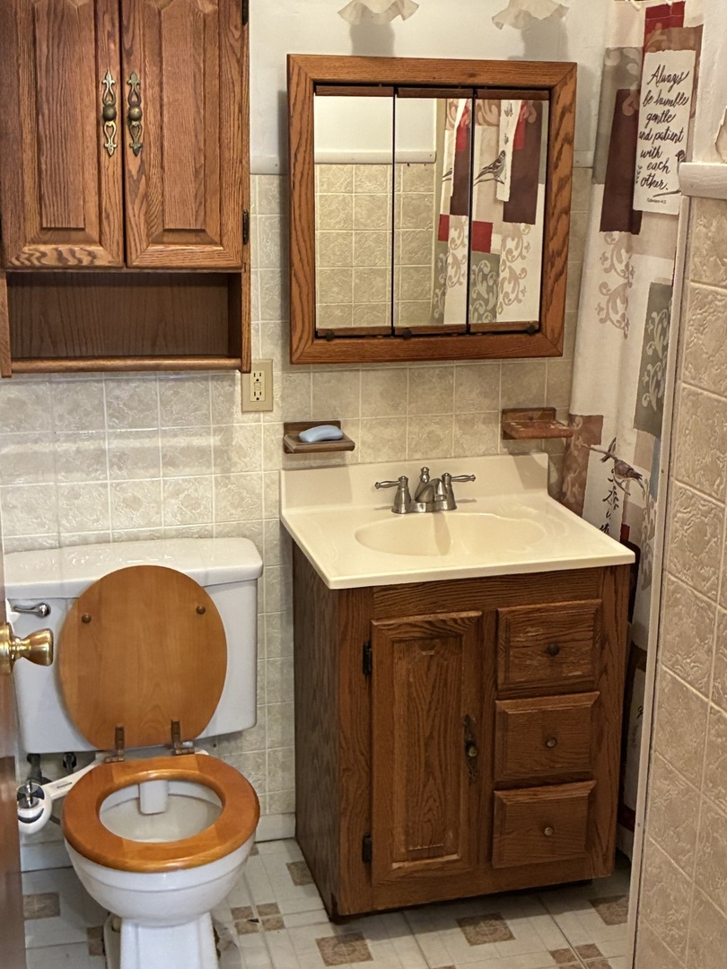 5452 W Warwick Avenue, Chicago, IL 60641