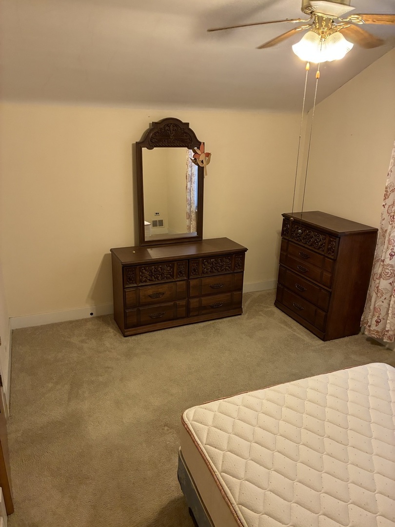 5452 W Warwick Avenue, Chicago, IL 60641