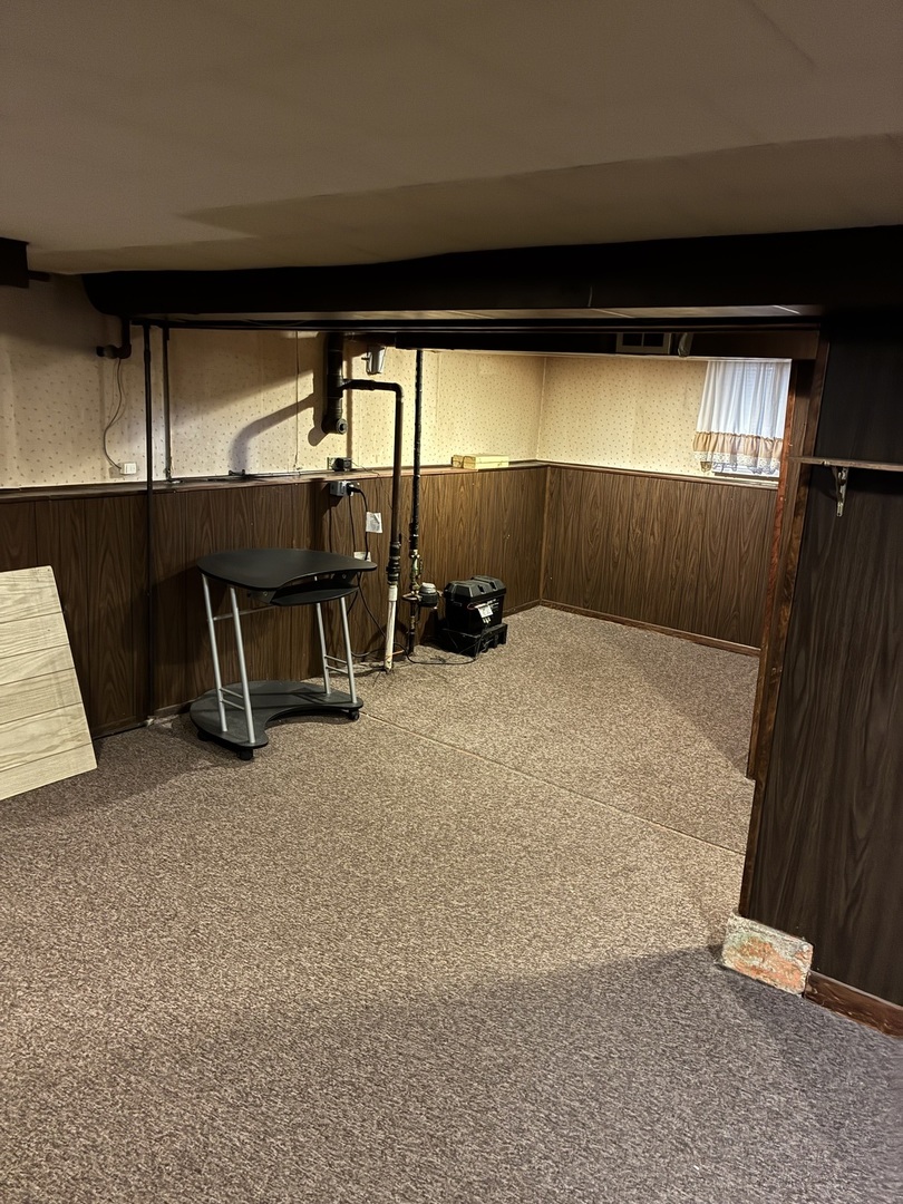 5452 W Warwick Avenue, Chicago, IL 60641