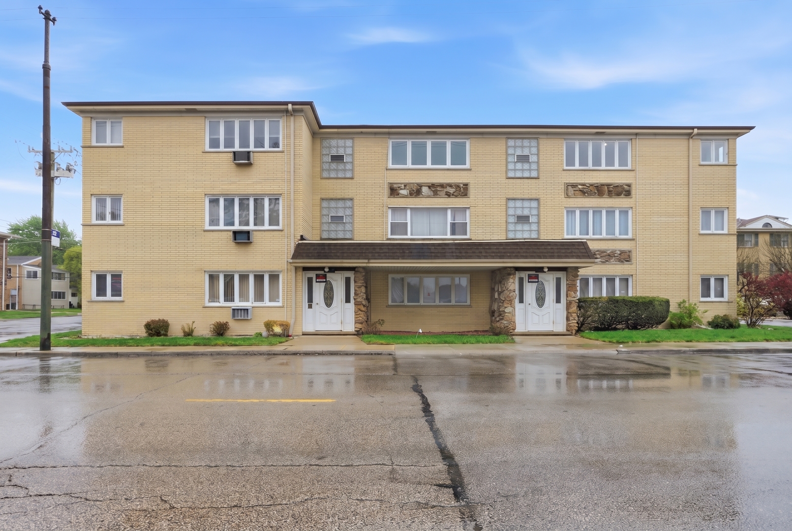 6555 W Belmont Avenue #3W, Chicago, IL 60634