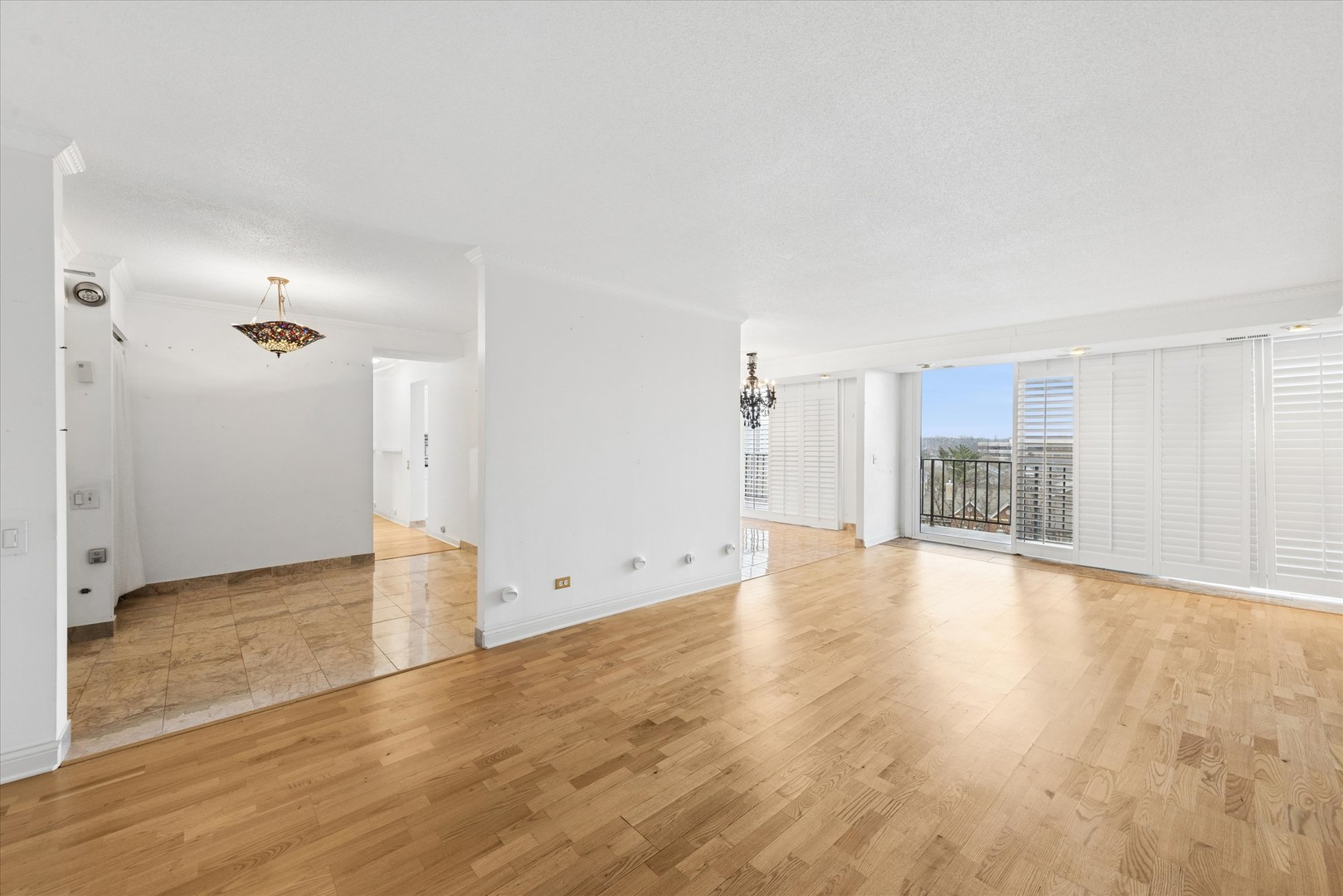 2 S ATRIUM Way #603, Elmhurst, IL 60126