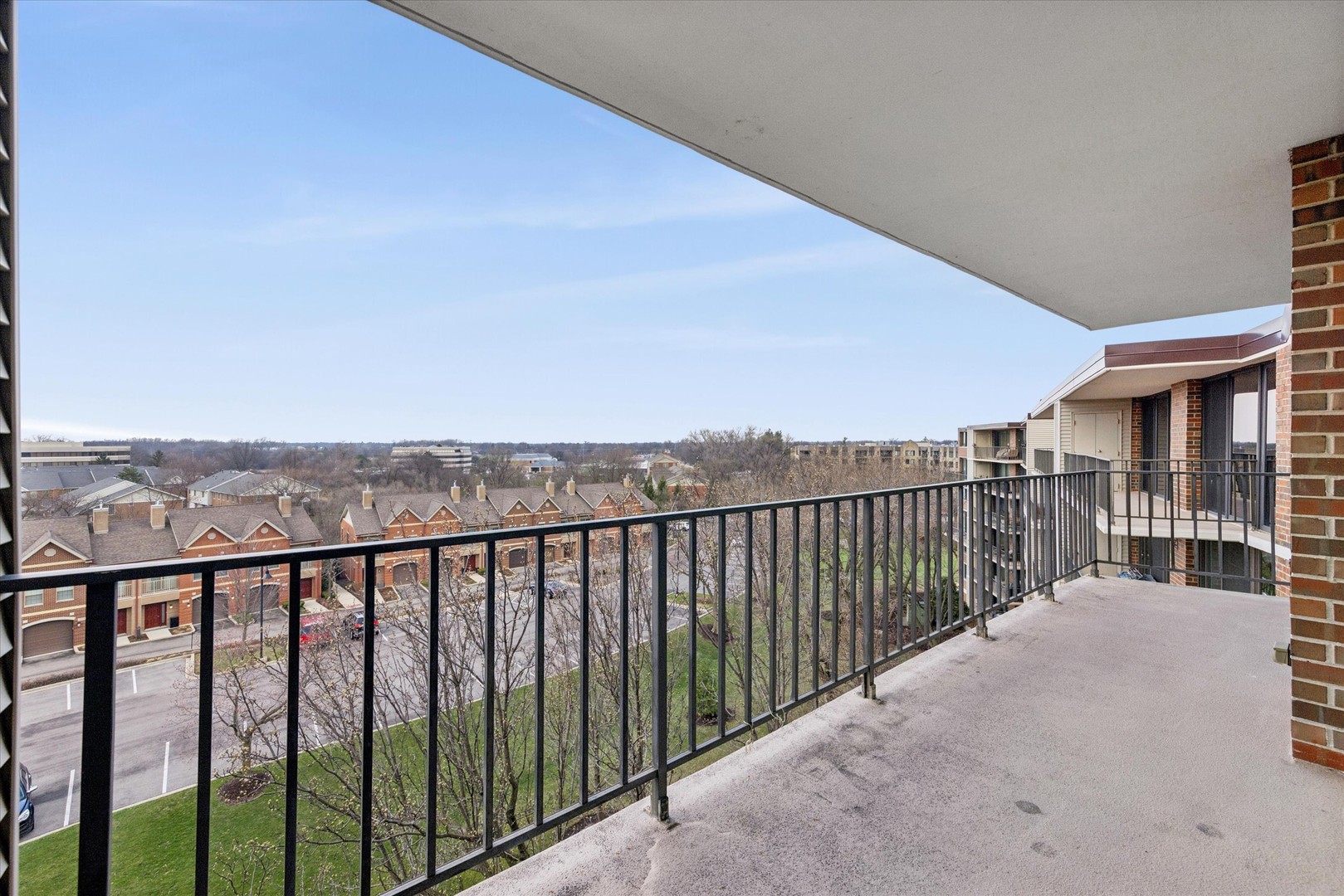 2 S ATRIUM Way #603, Elmhurst, IL 60126