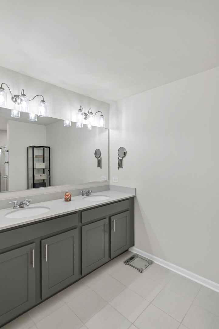 2720 Lily Lane, Rolling Meadows, IL 60008