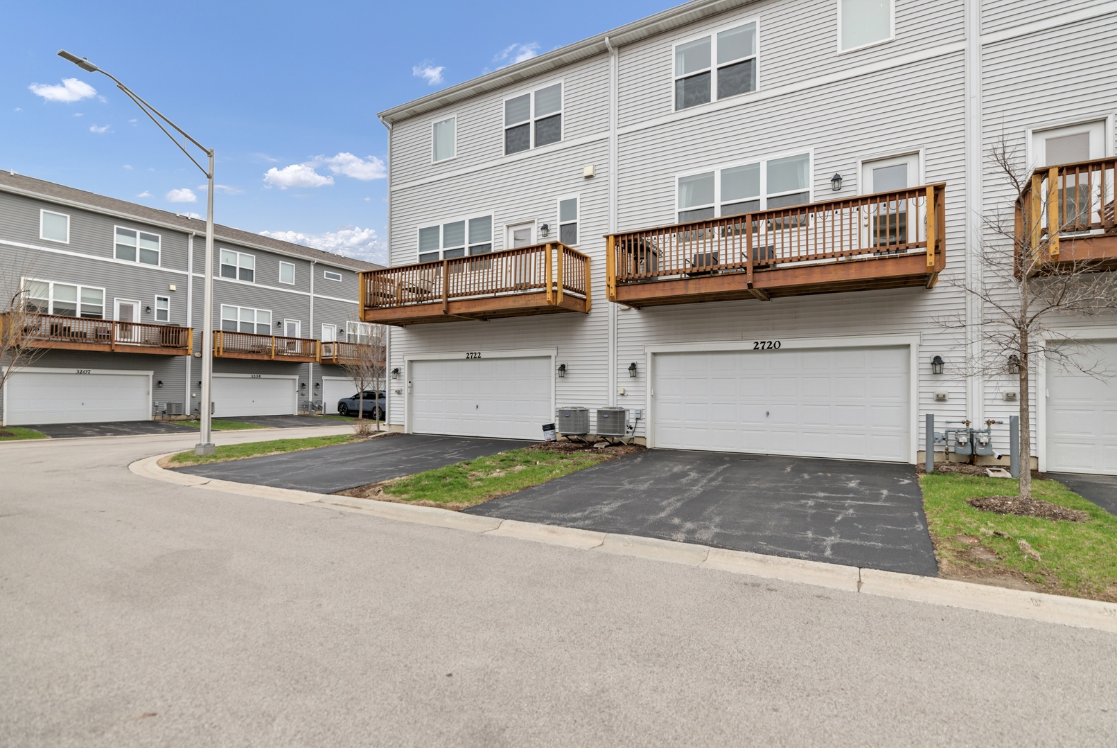 2720 Lily Lane, Rolling Meadows, IL 60008