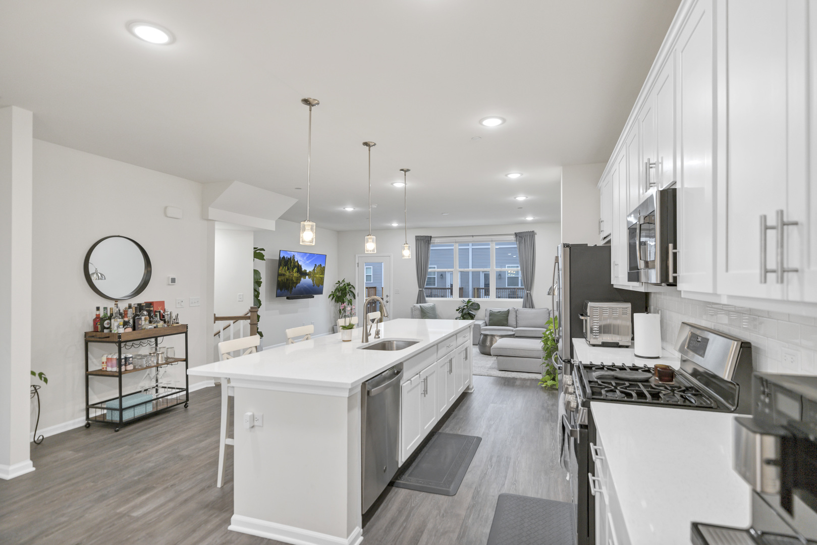 2720 Lily Lane, Rolling Meadows, IL 60008