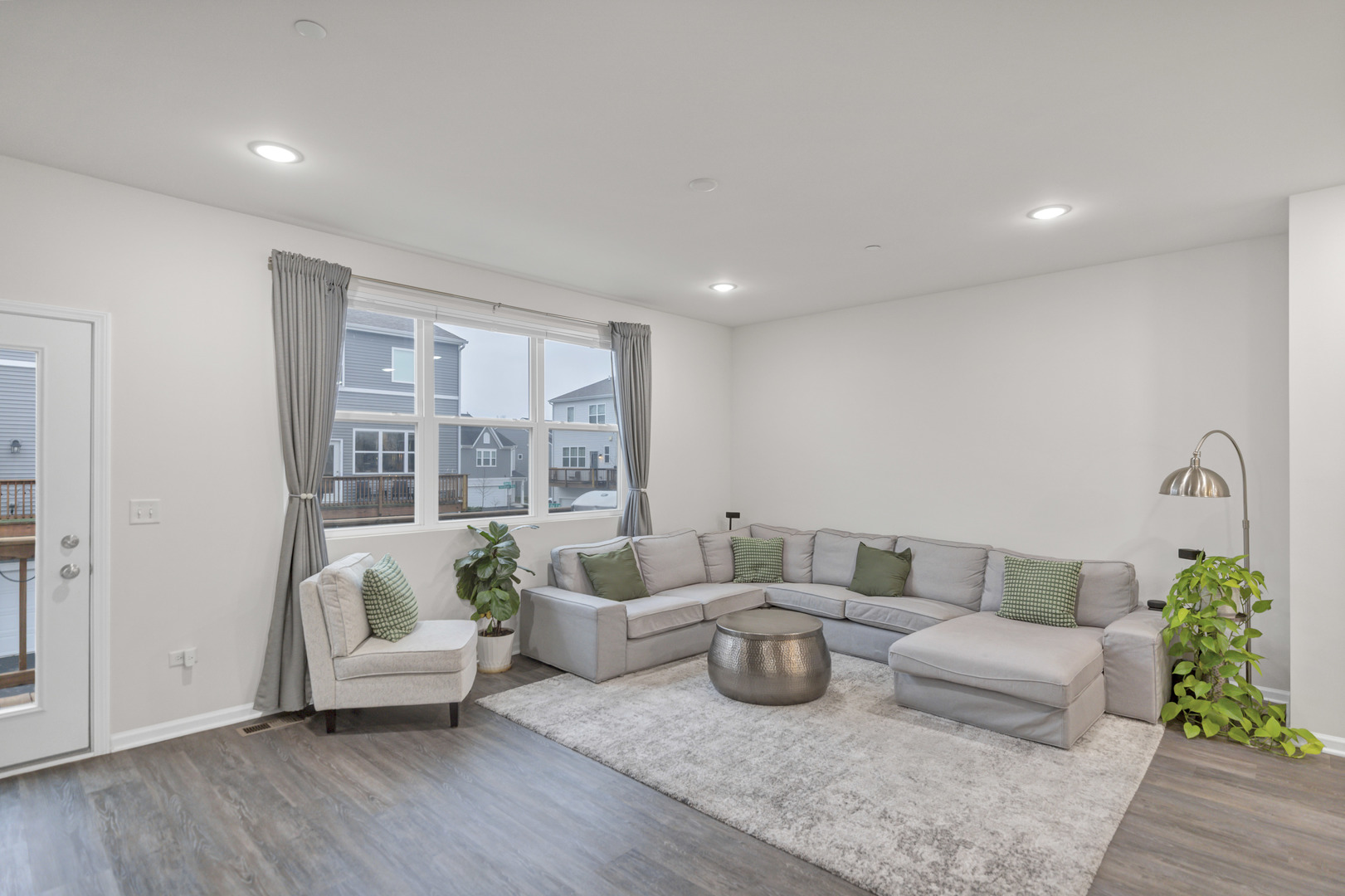 2720 Lily Lane, Rolling Meadows, IL 60008