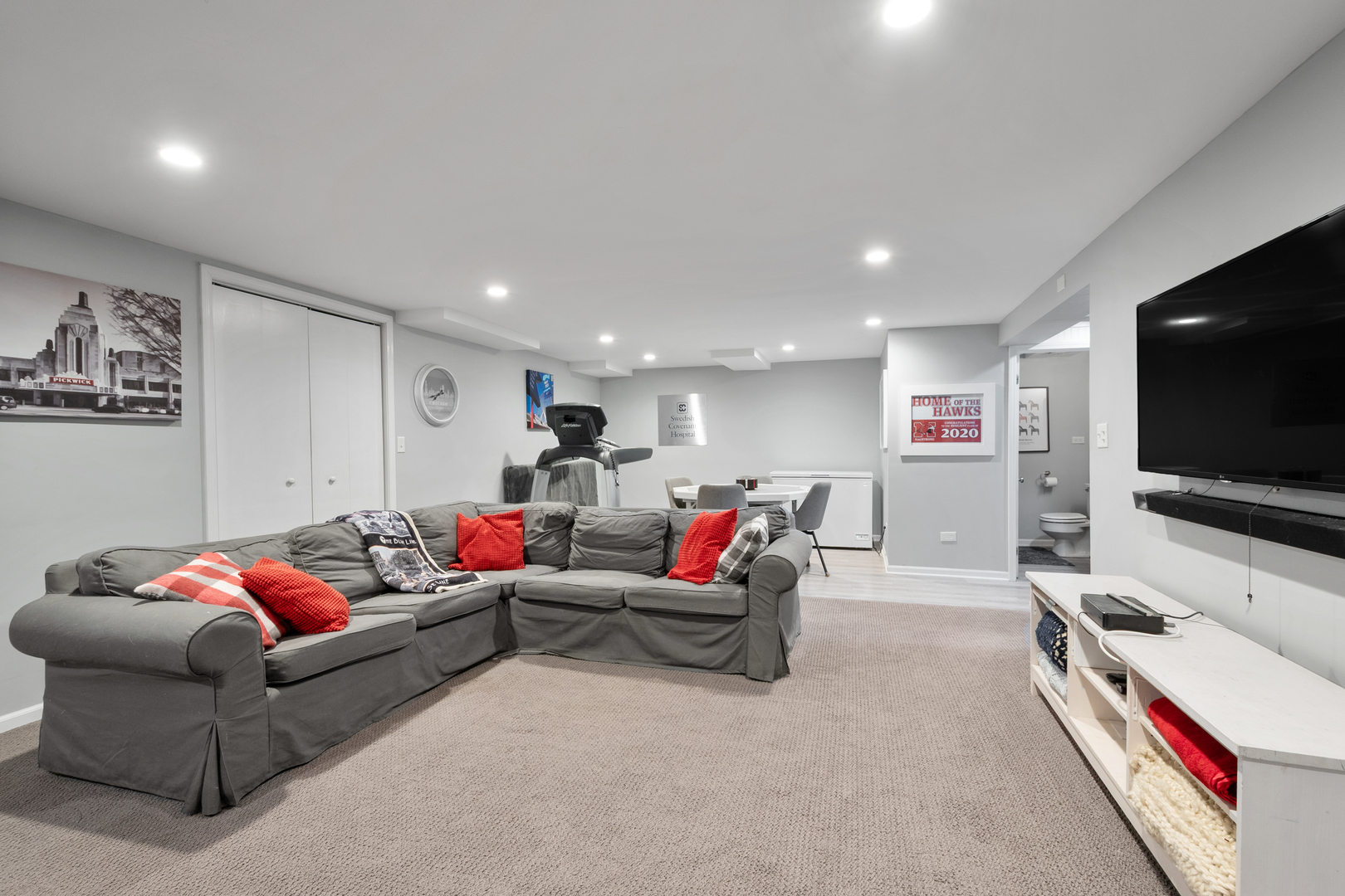 160 E LAHON Street, Park Ridge, IL 60068