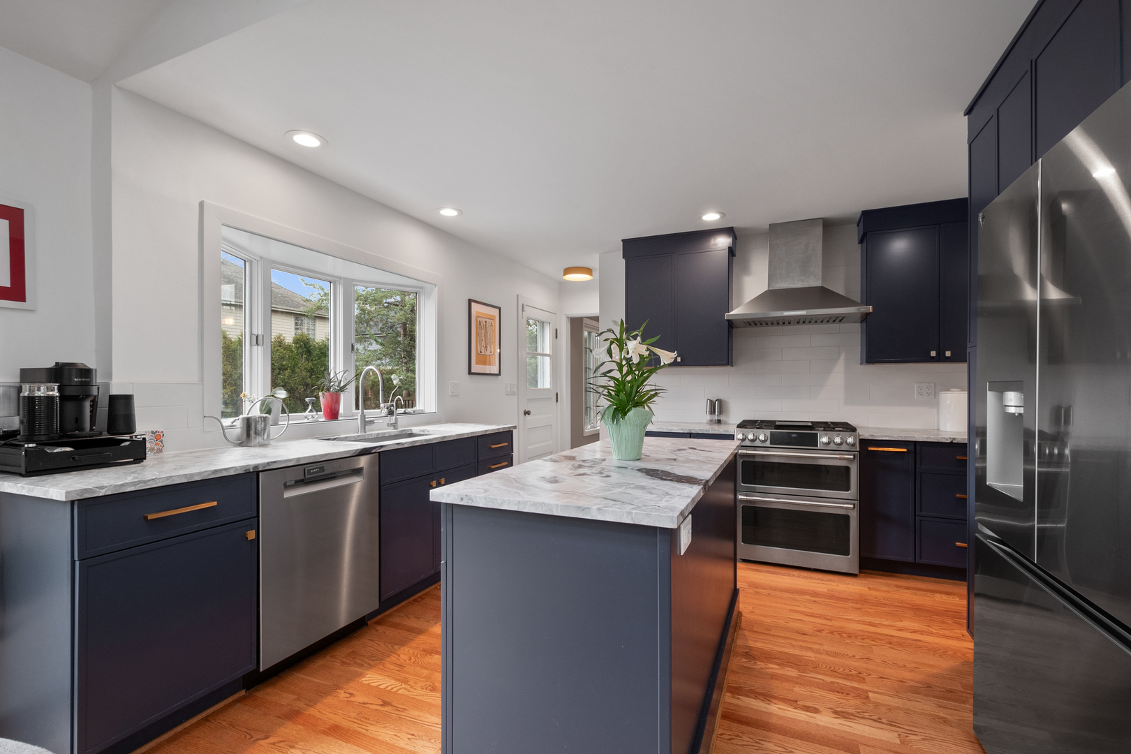 160 E LAHON Street, Park Ridge, IL 60068