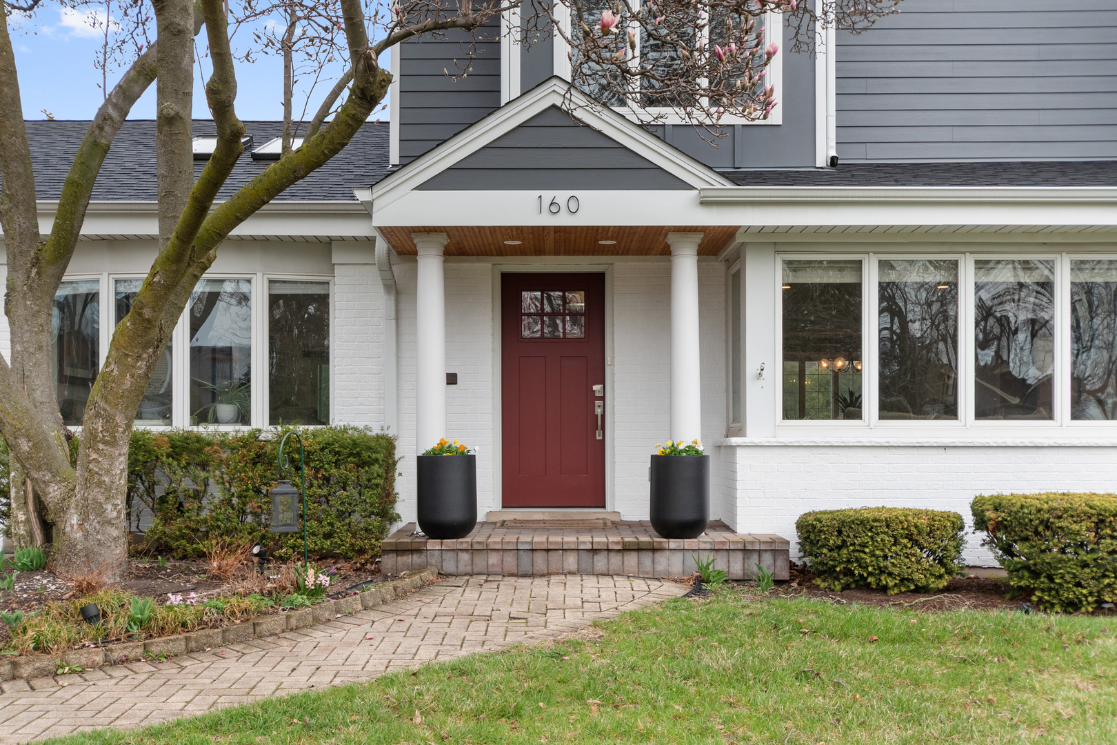 160 E LAHON Street, Park Ridge, IL 60068