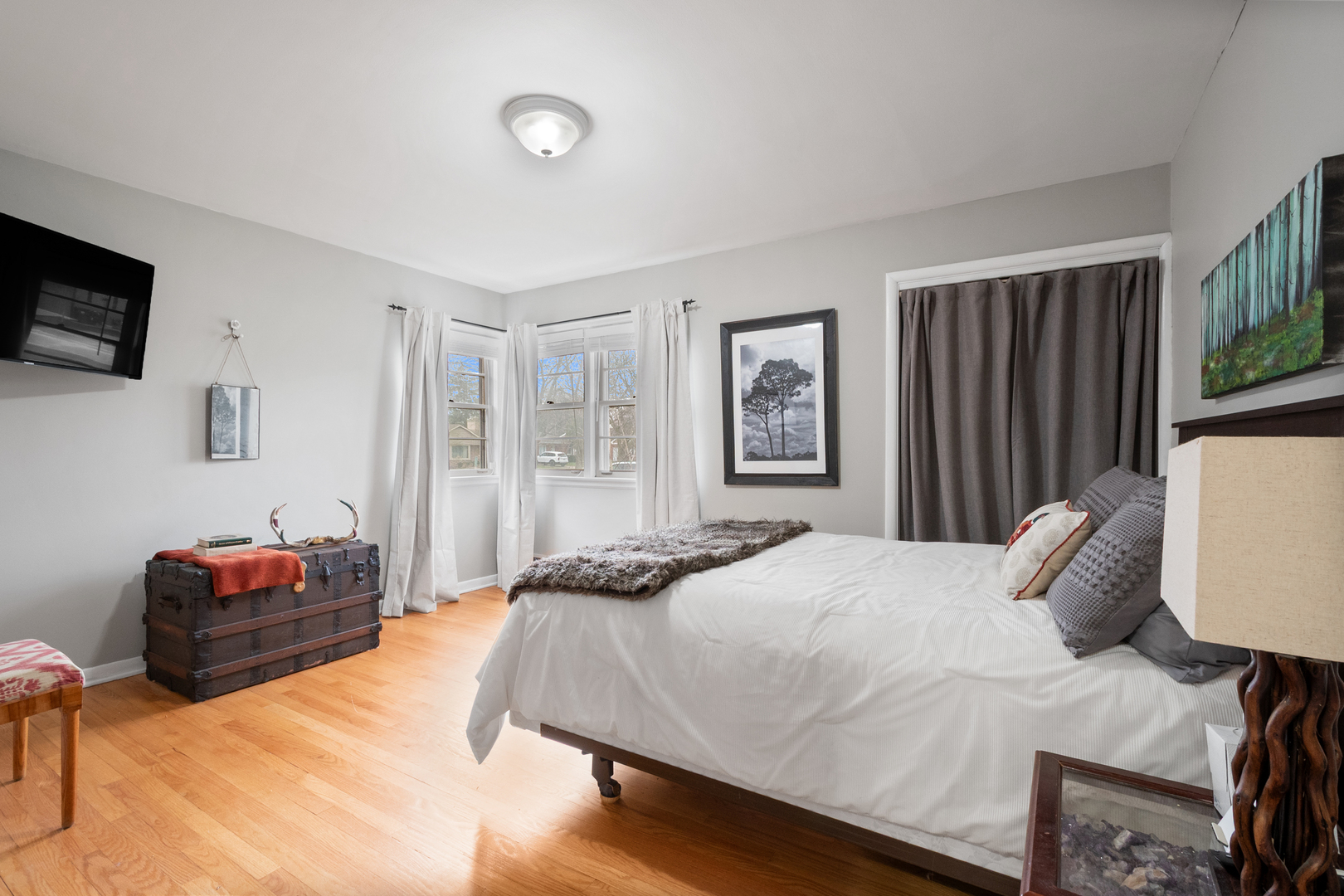 160 E LAHON Street, Park Ridge, IL 60068