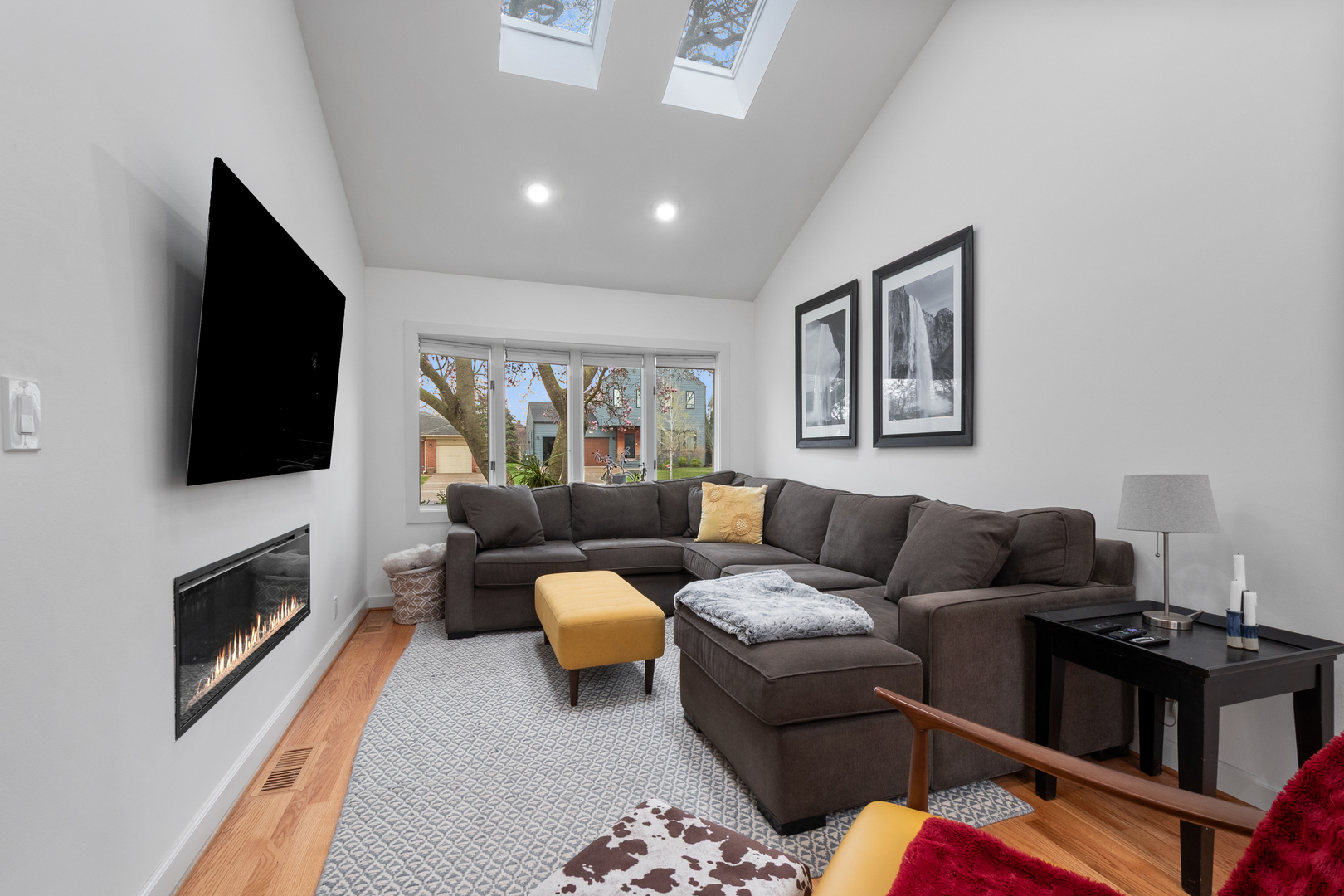 160 E LAHON Street, Park Ridge, IL 60068