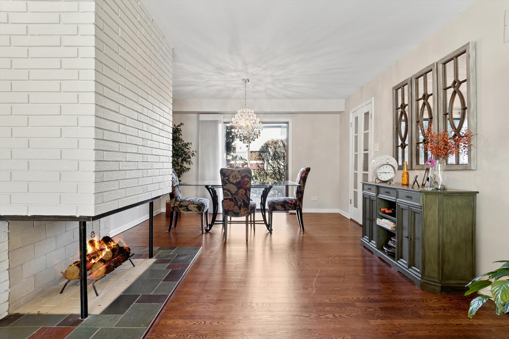 19W014 Avenue Normandy, Oak Brook, IL 60523