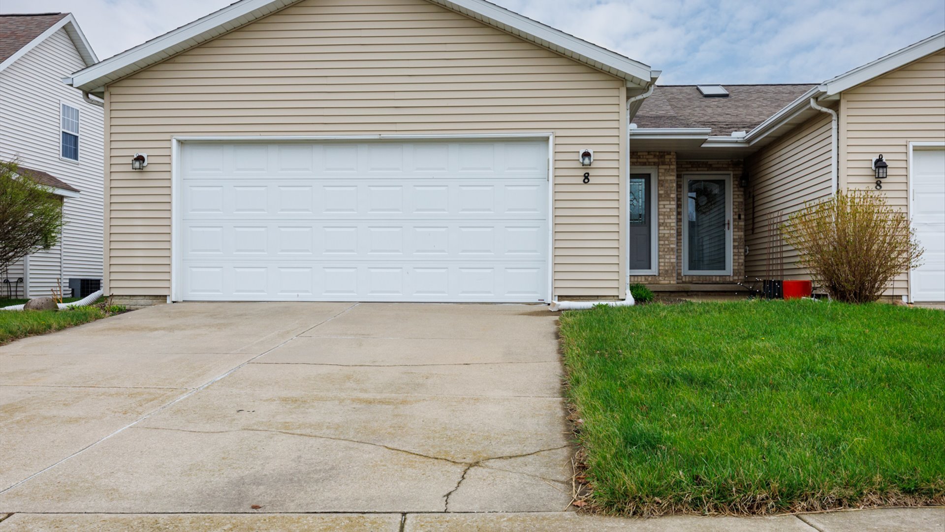 8 Rock Garden Court #1, Bloomington, IL 61704