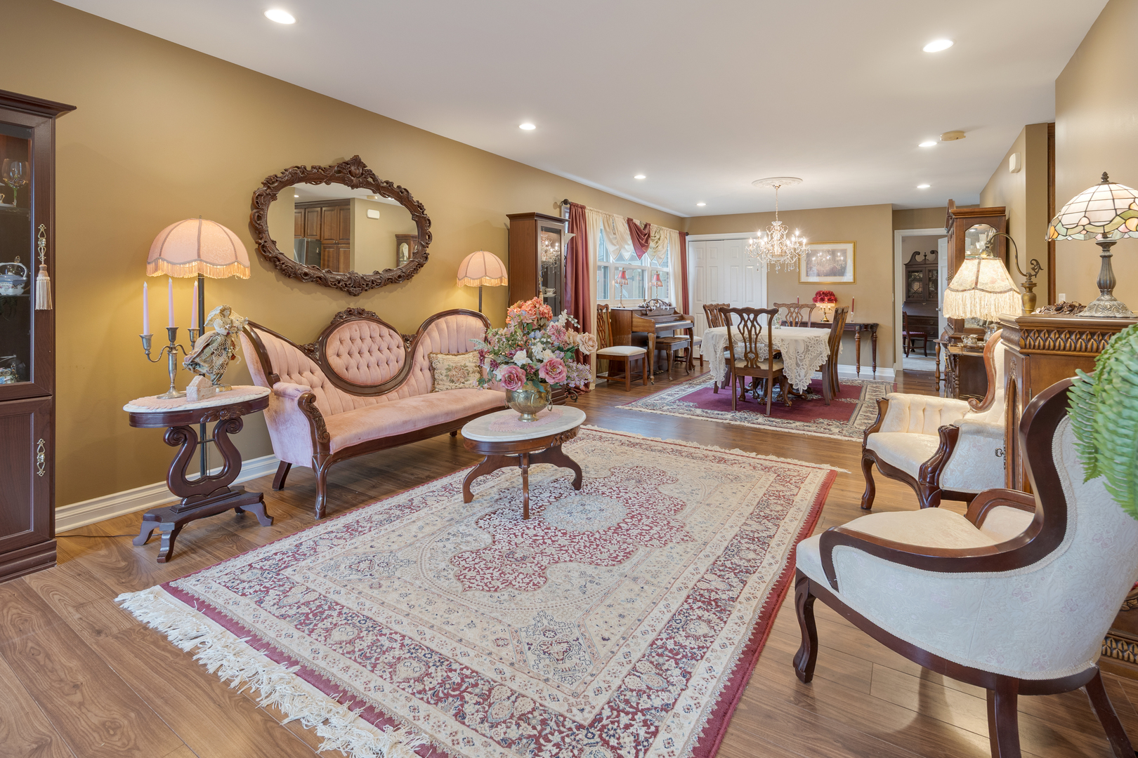 23w531 W Walnut Rd Road, Roselle, IL 60172