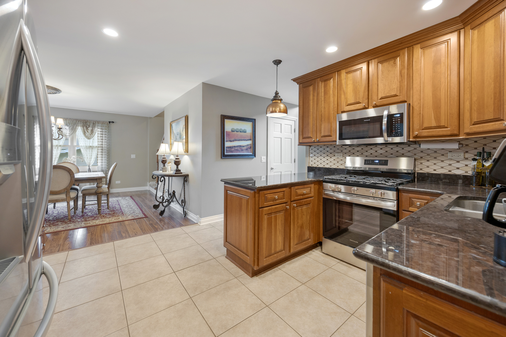 23w531 W Walnut Rd Road, Roselle, IL 60172