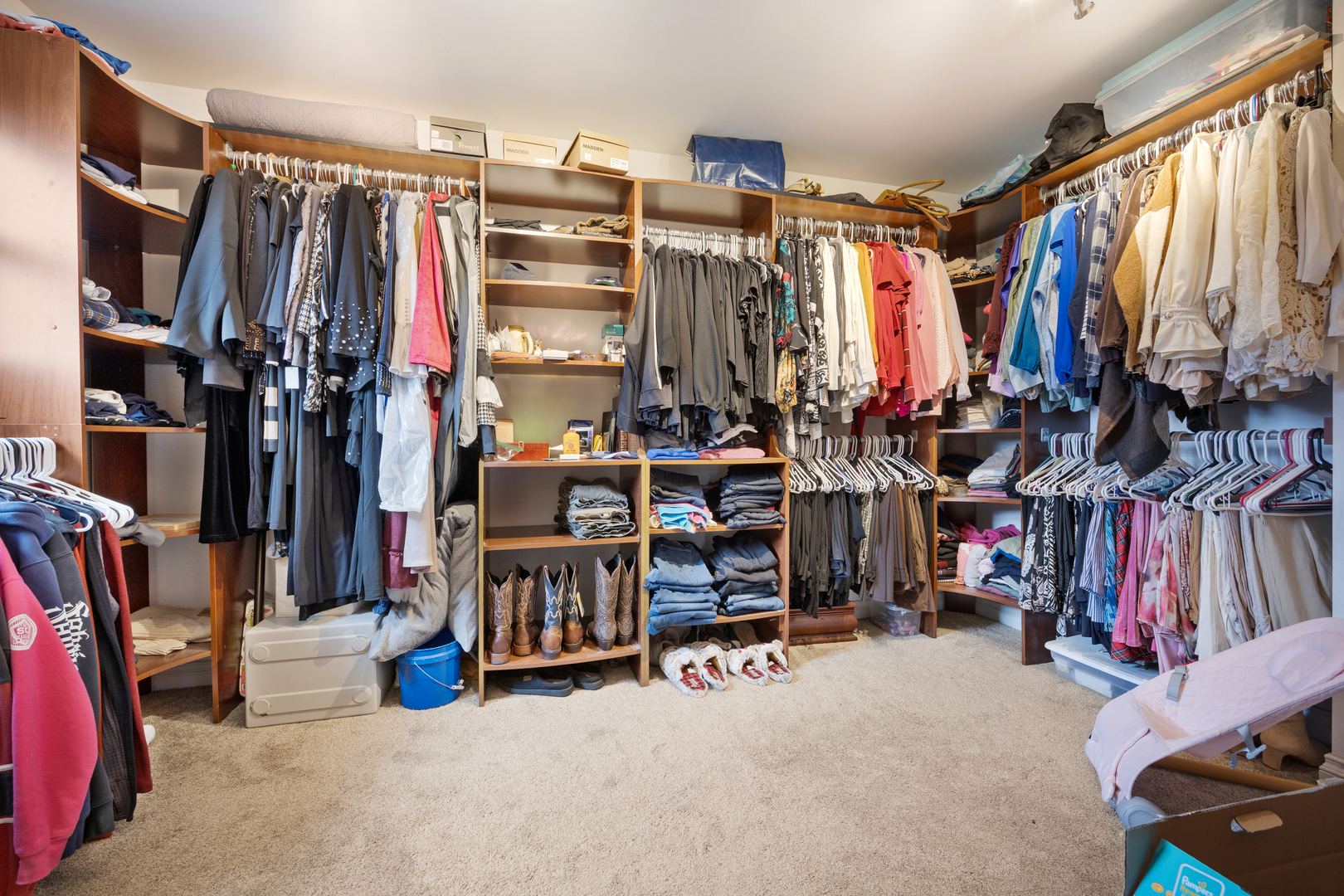 23w531 W Walnut Rd Road, Roselle, IL 60172