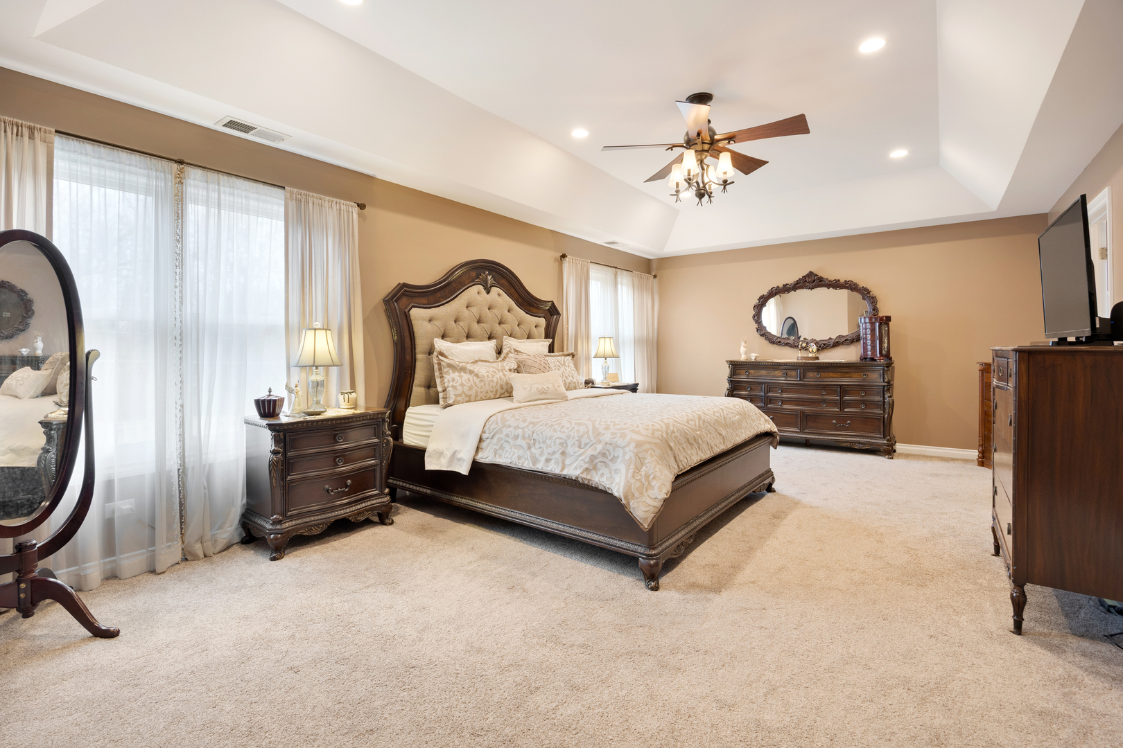 23w531 W Walnut Rd Road, Roselle, IL 60172