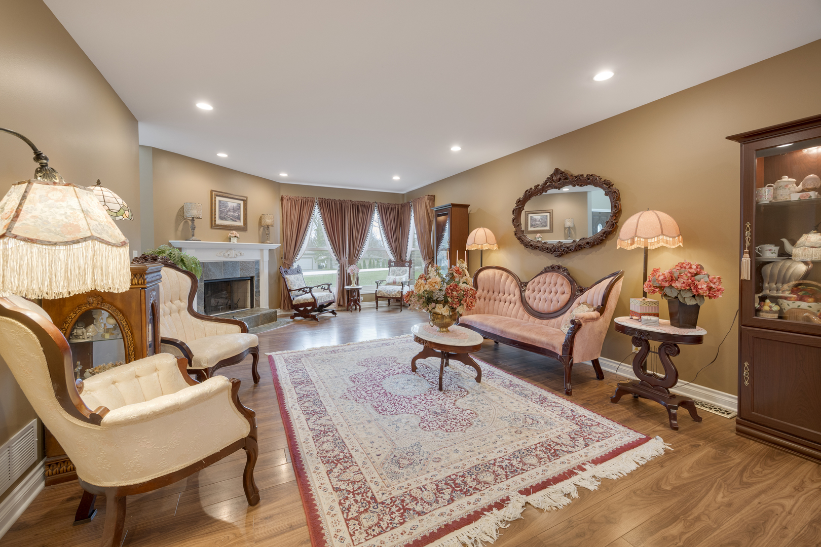 23w531 W Walnut Rd Road, Roselle, IL 60172