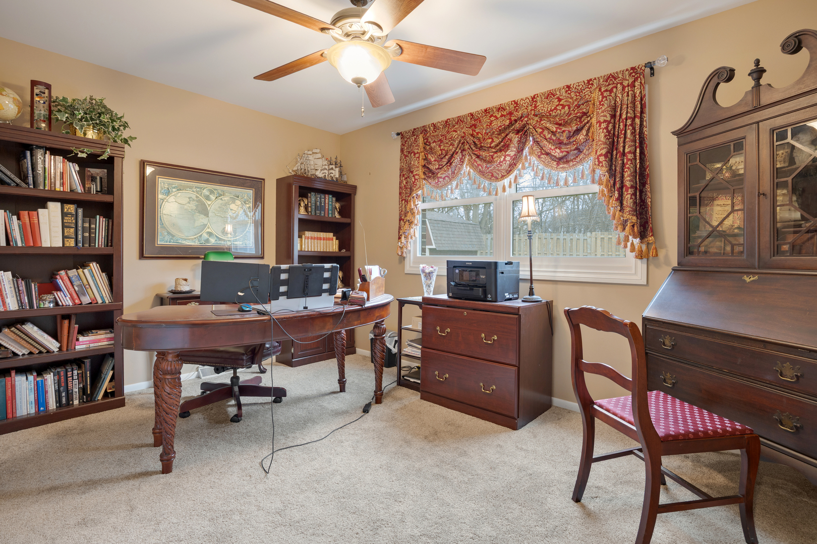 23w531 W Walnut Rd Road, Roselle, IL 60172