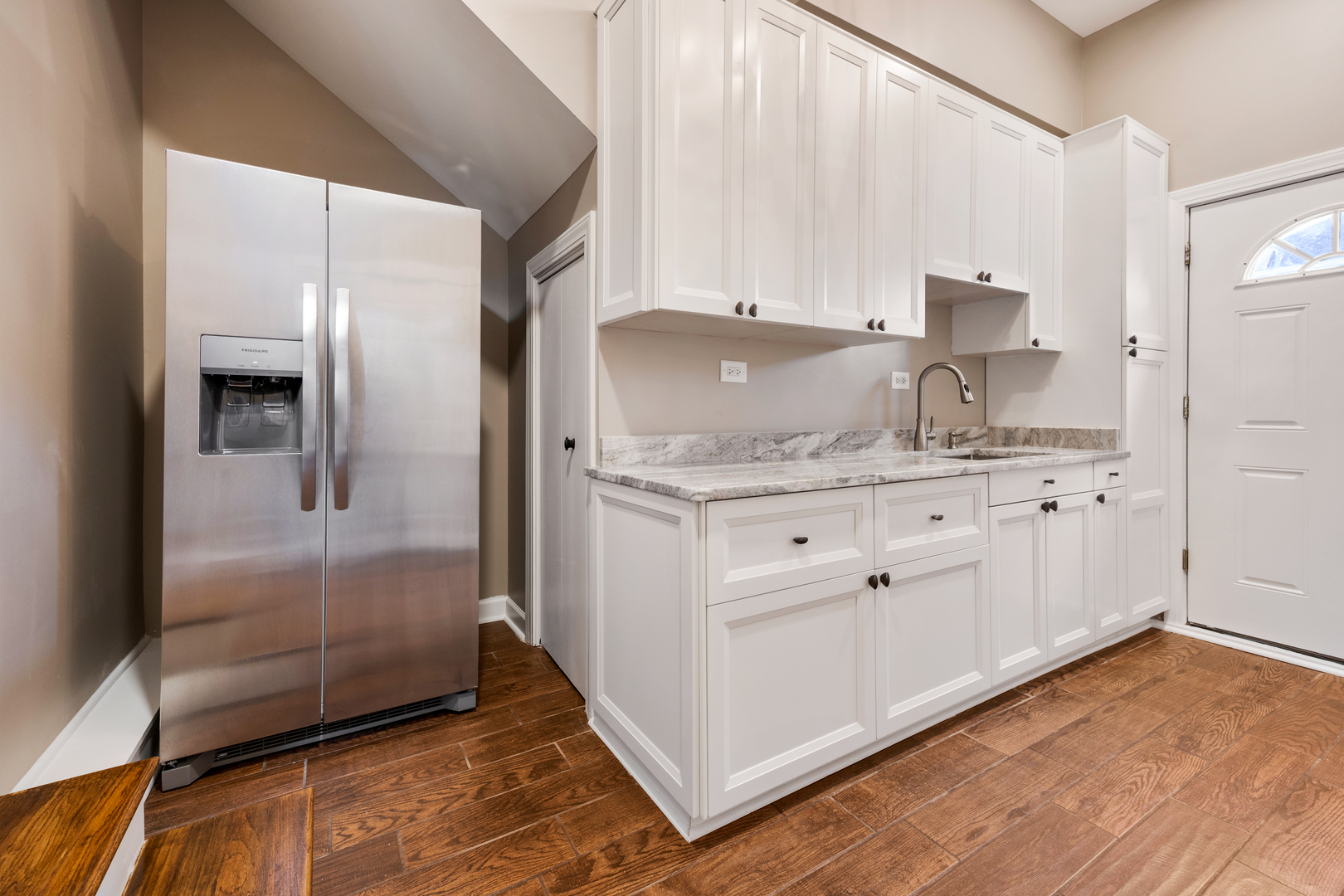 23w531 W Walnut Rd Road, Roselle, IL 60172