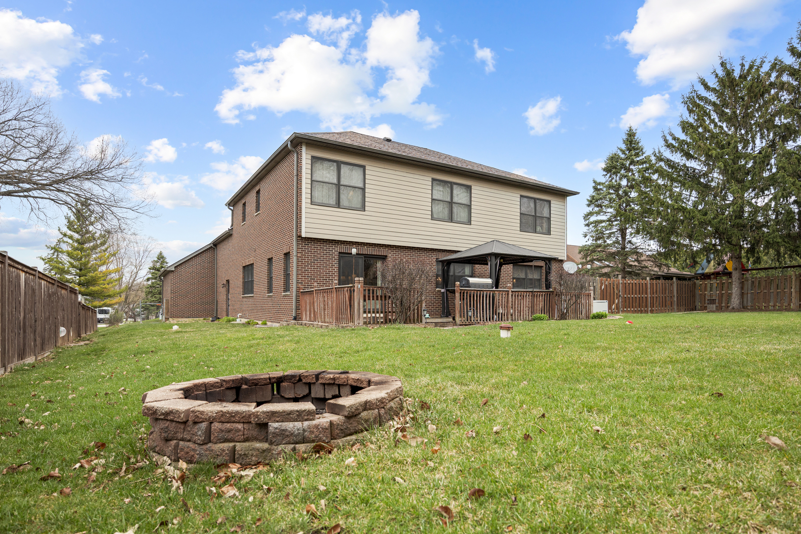 23w531 W Walnut Rd Road, Roselle, IL 60172