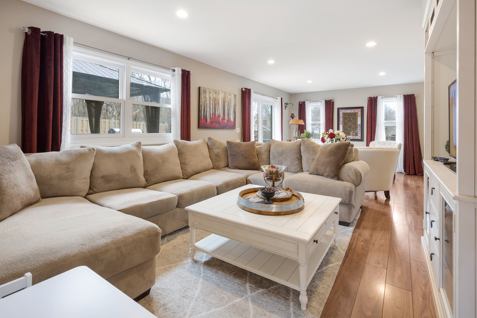 23w531 W Walnut Rd Road, Roselle, IL 60172