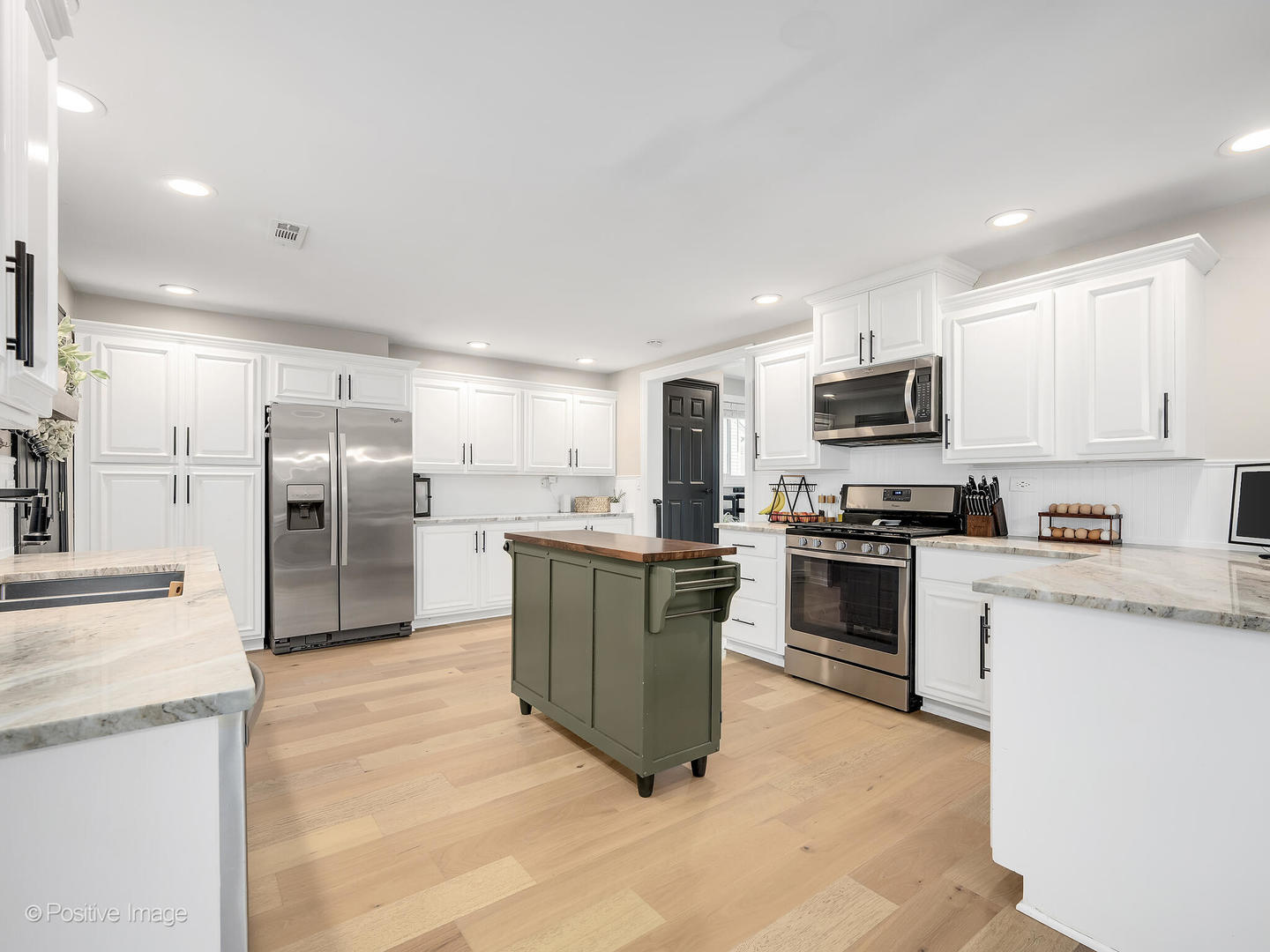 0S725 East Street, Winfield, IL 60190