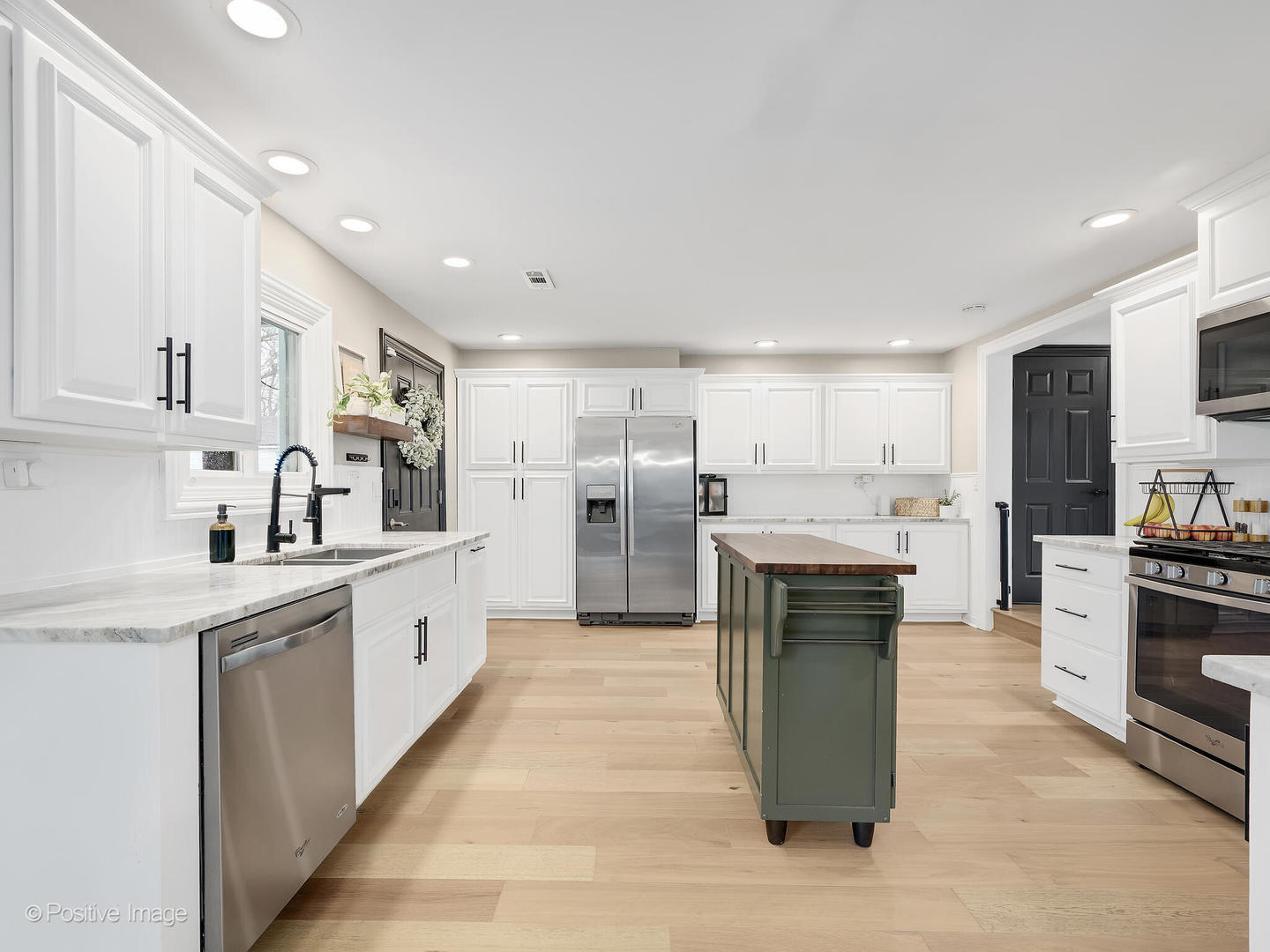 0S725 East Street, Winfield, IL 60190