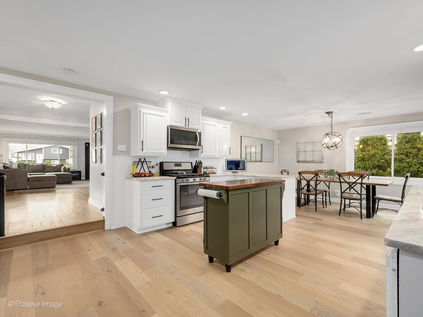 0S725 East Street, Winfield, IL 60190