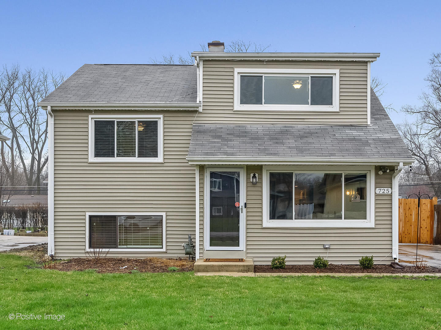 0S725 East Street, Winfield, IL 60190