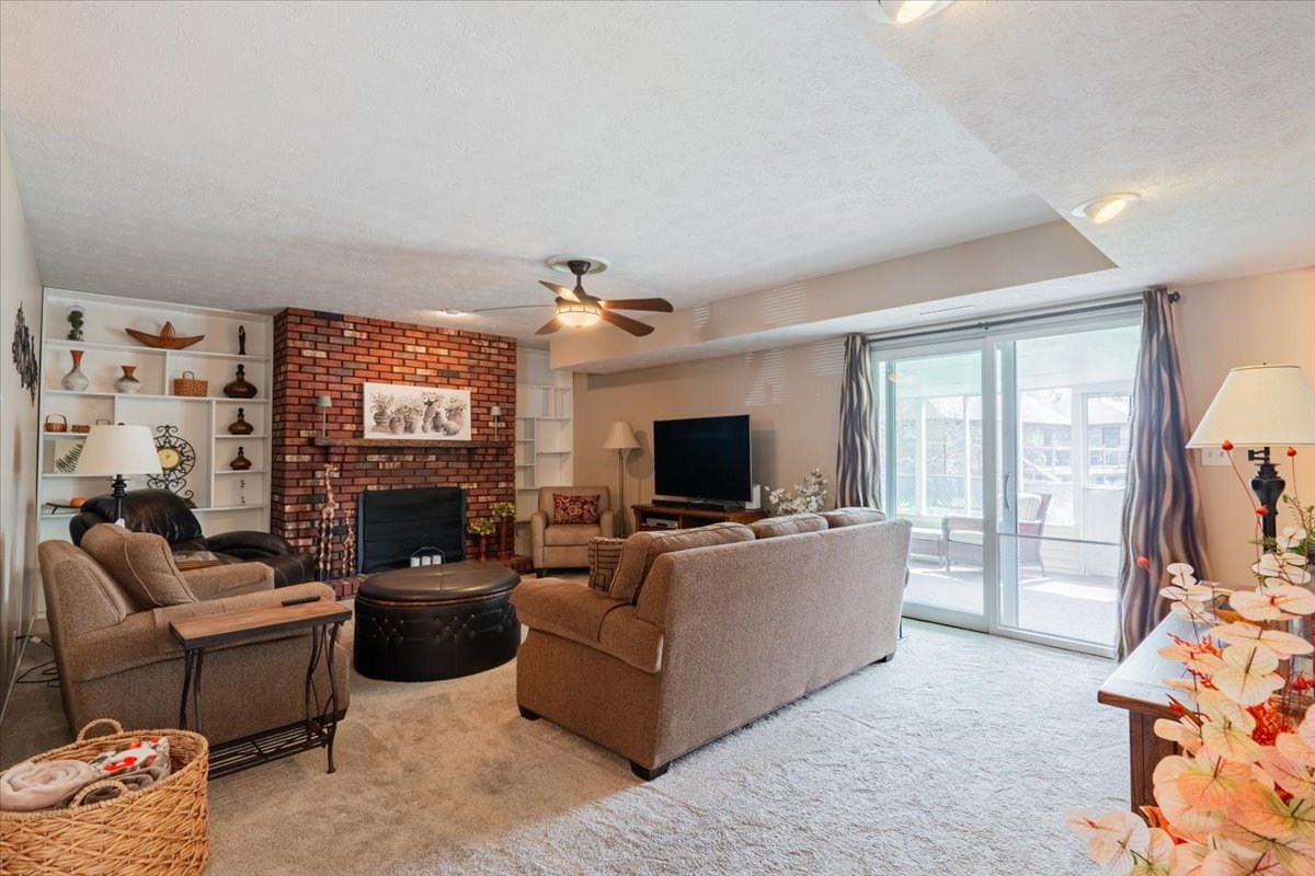 5 Devon Road, Bloomington, IL 61704