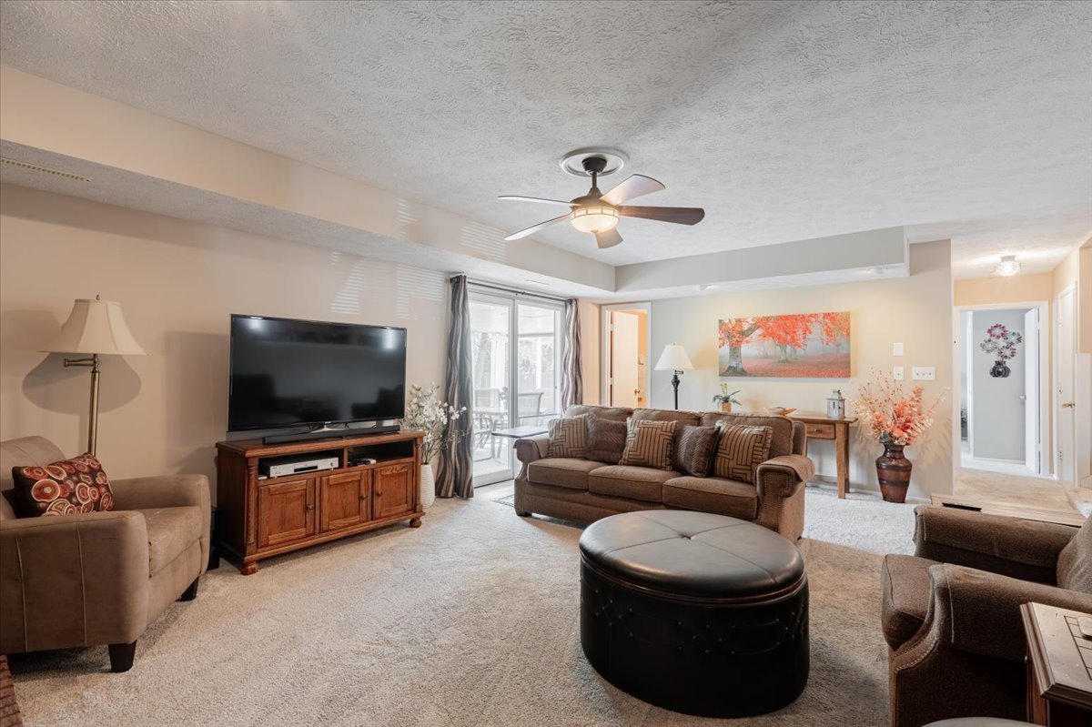 5 Devon Road, Bloomington, IL 61704