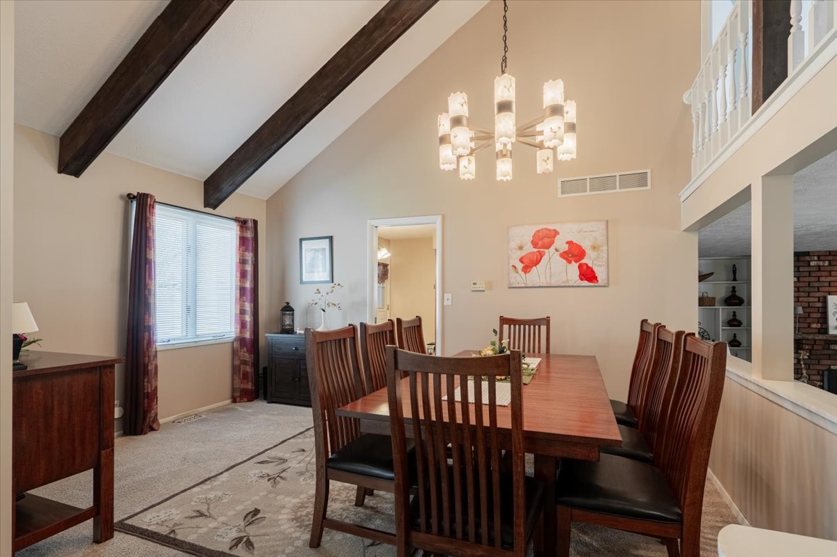 5 Devon Road, Bloomington, IL 61704