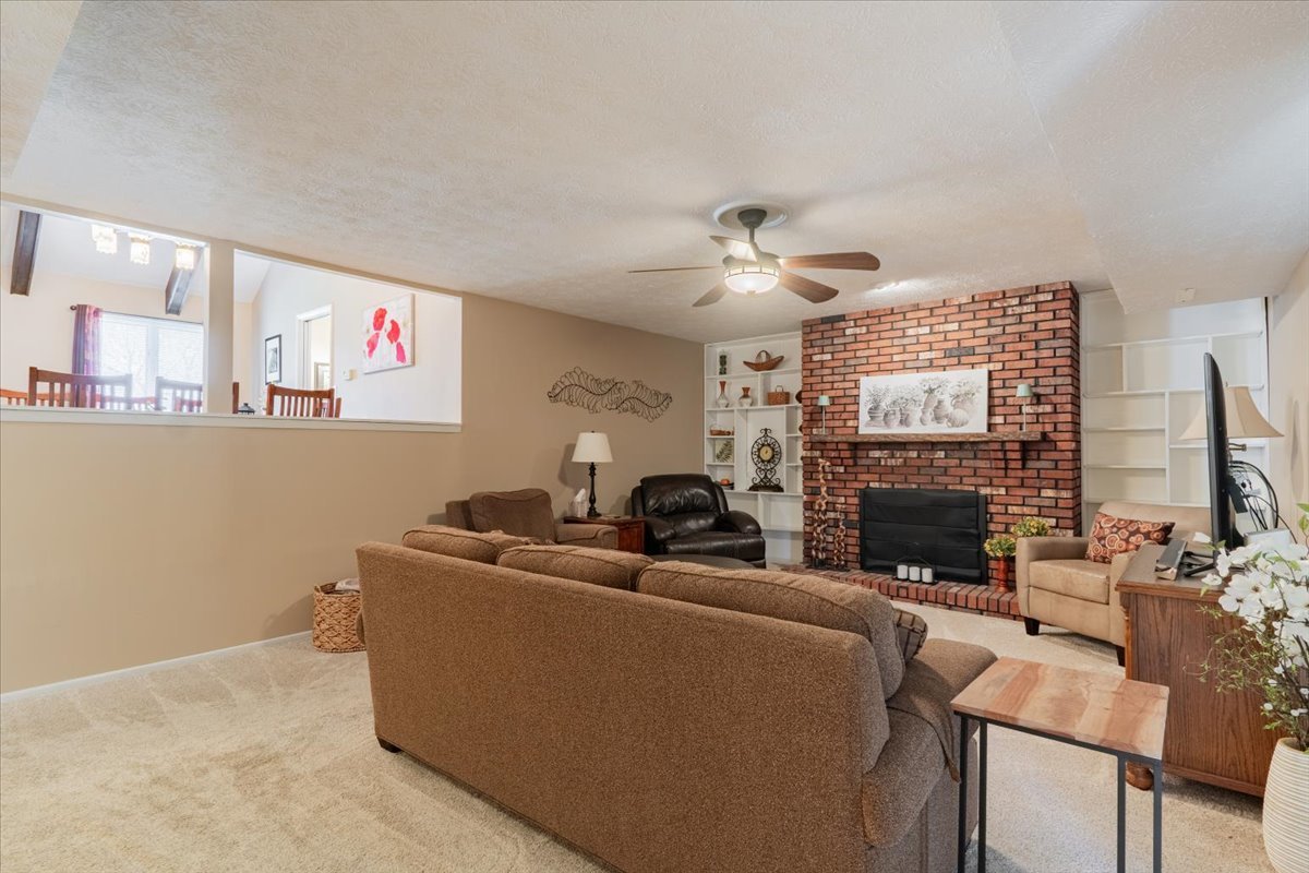 5 Devon Road, Bloomington, IL 61704