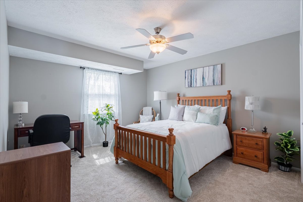 5 Devon Road, Bloomington, IL 61704