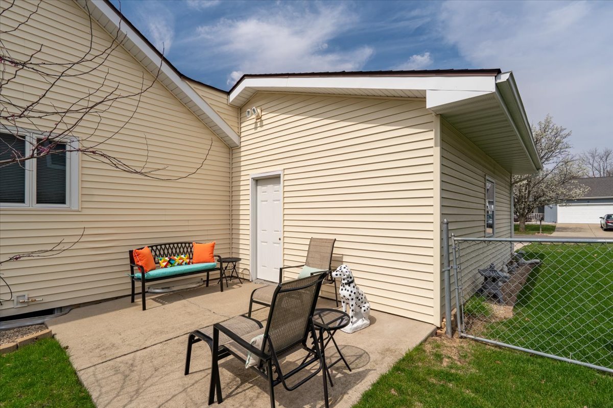 5 Devon Road, Bloomington, IL 61704