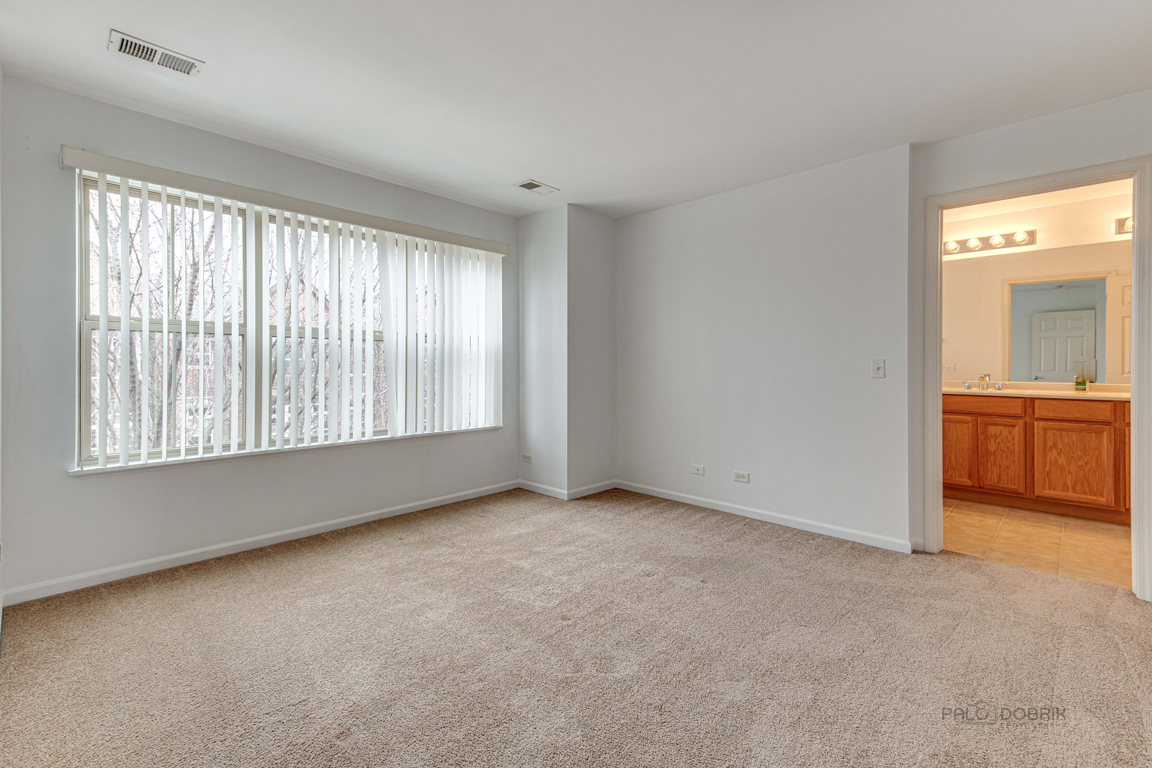 726 N Keystone Lane, Vernon Hills, IL 60061