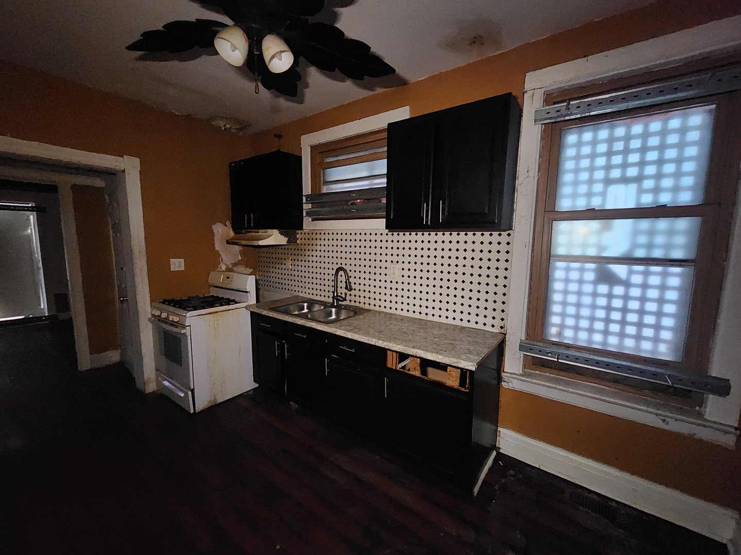 18 W 114th Street, Chicago, IL 60628