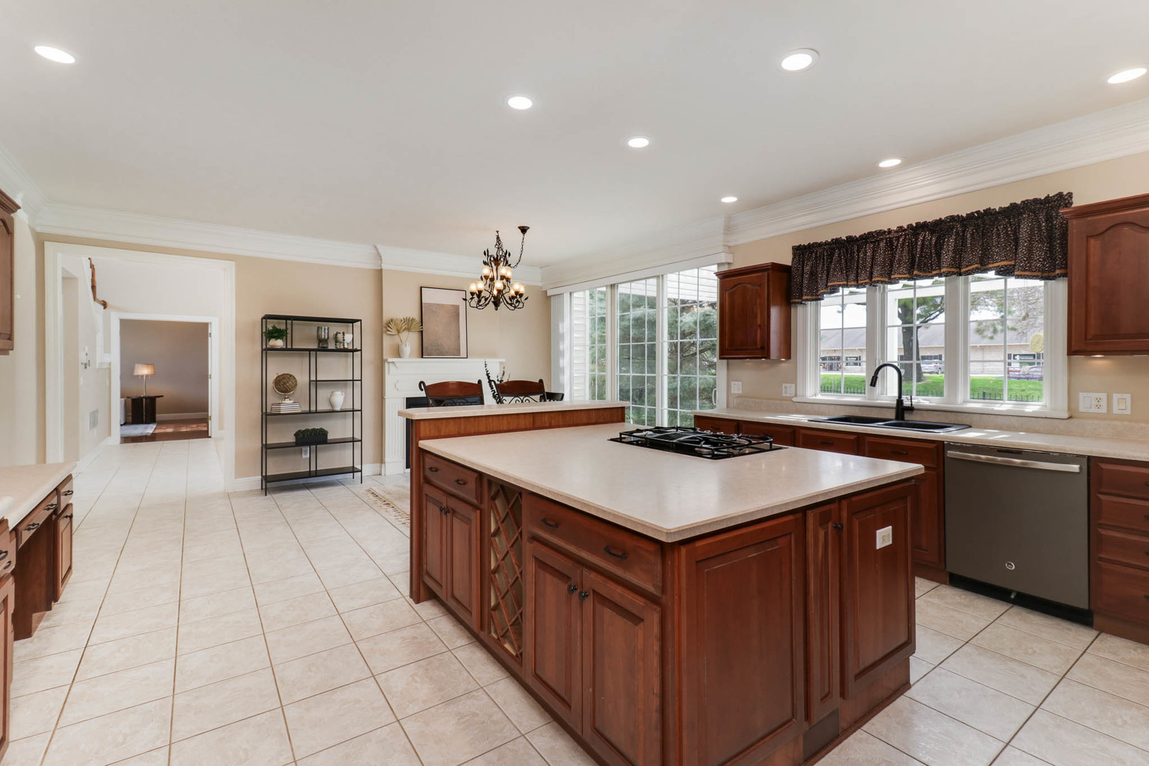 3 Strawberry Road, Bloomington, IL 61704