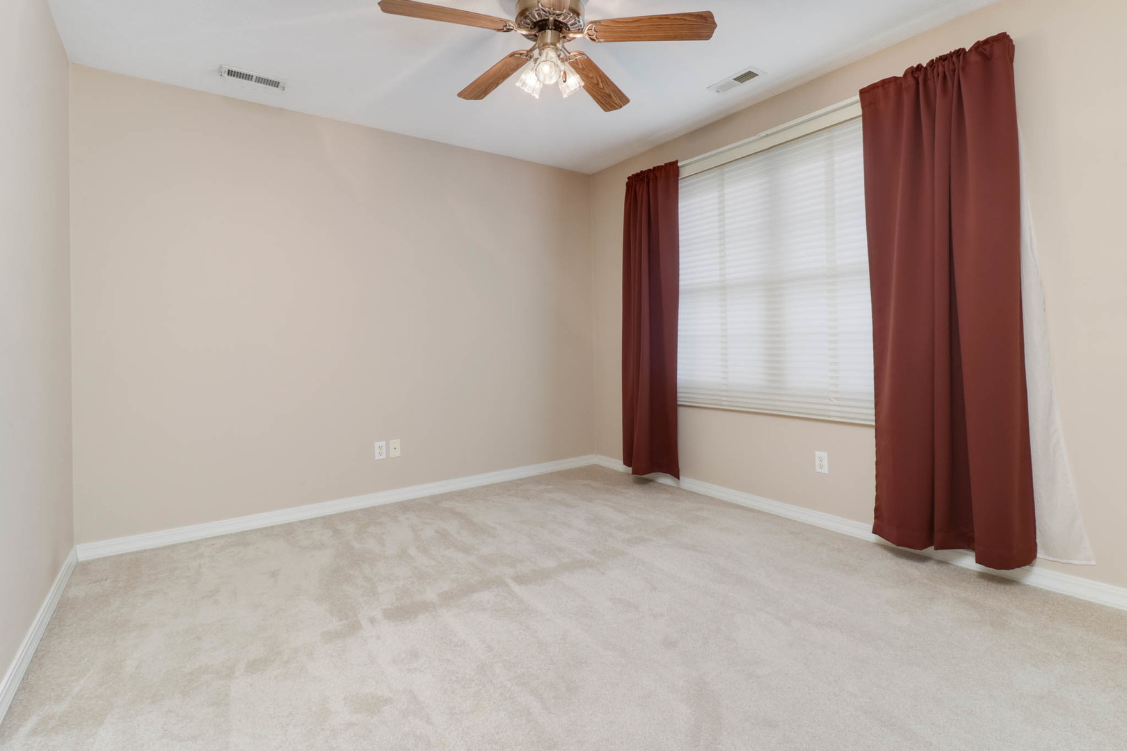 3 Strawberry Road, Bloomington, IL 61704