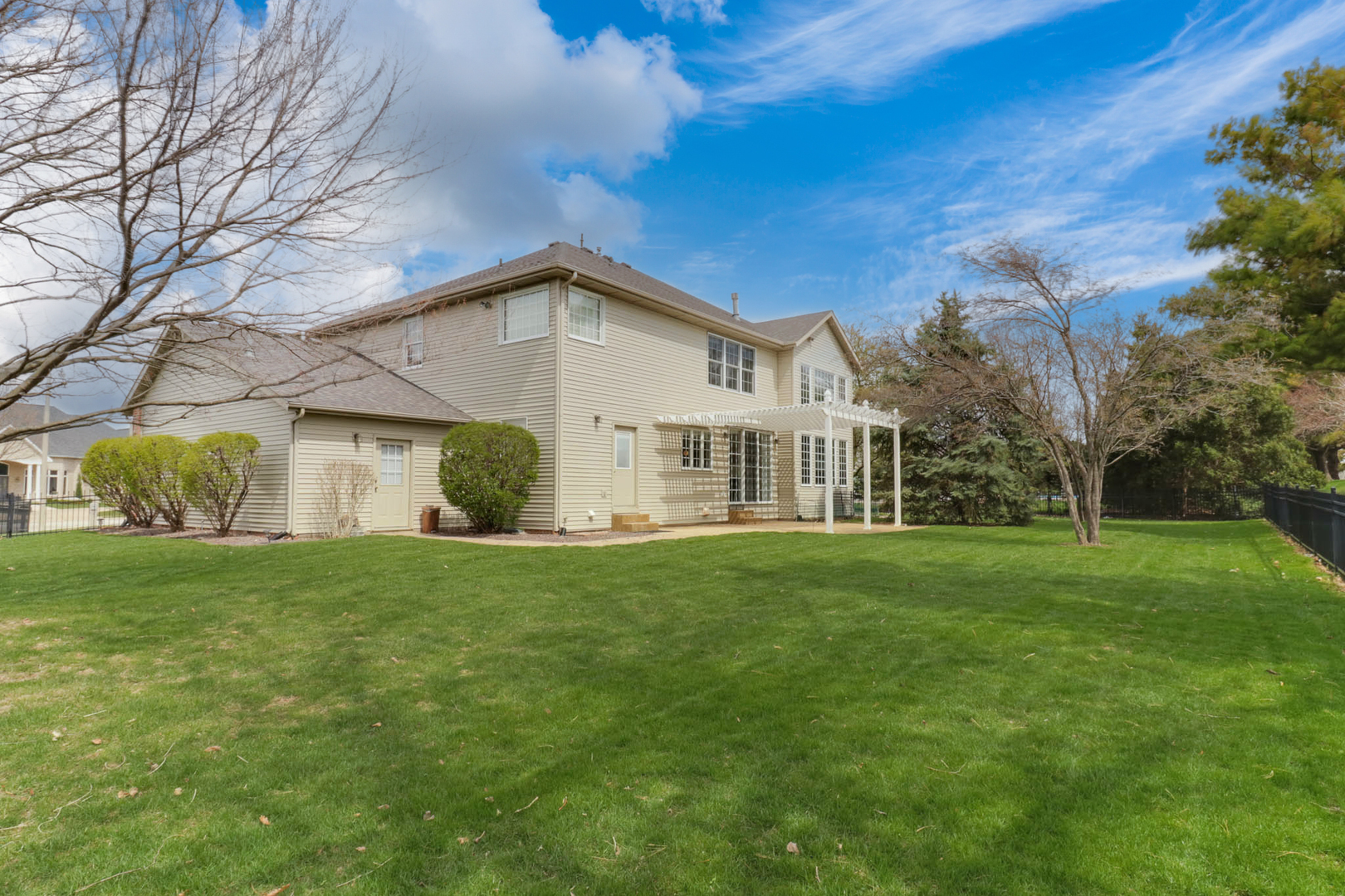 3 Strawberry Road, Bloomington, IL 61704