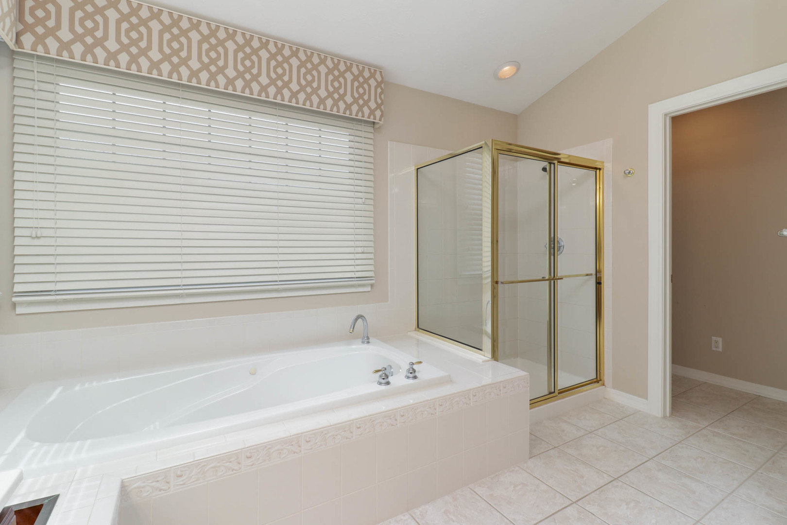 3 Strawberry Road, Bloomington, IL 61704