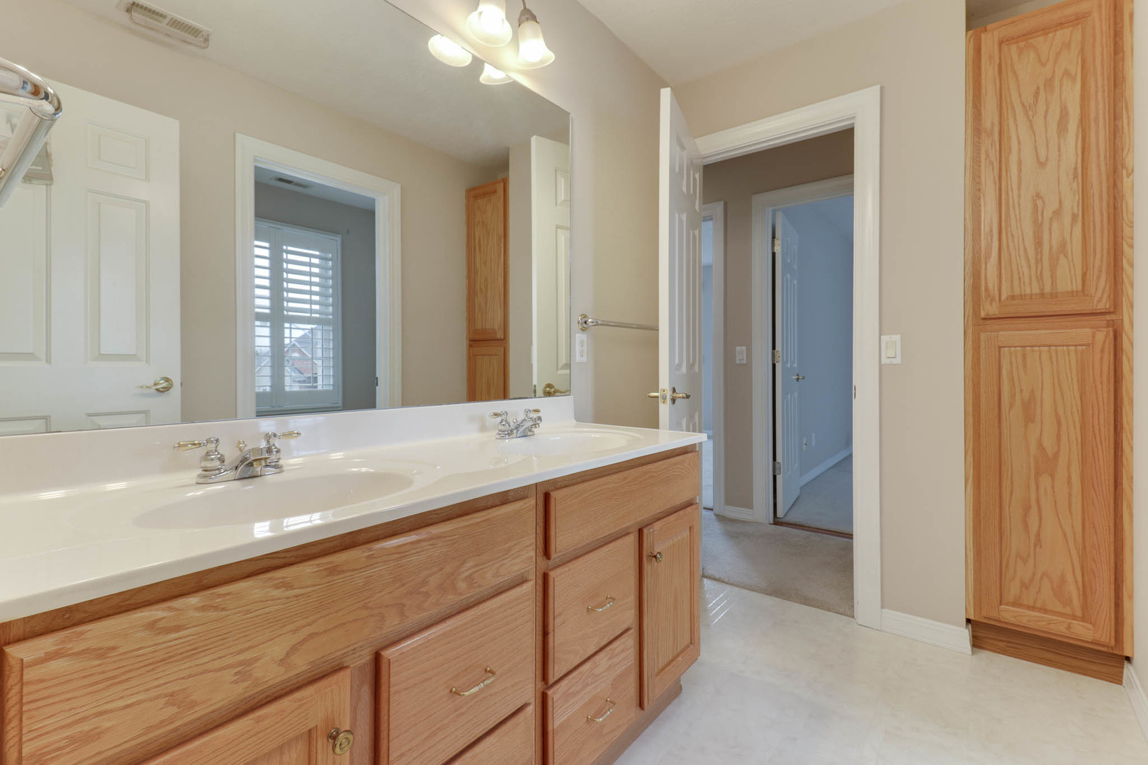 3 Strawberry Road, Bloomington, IL 61704