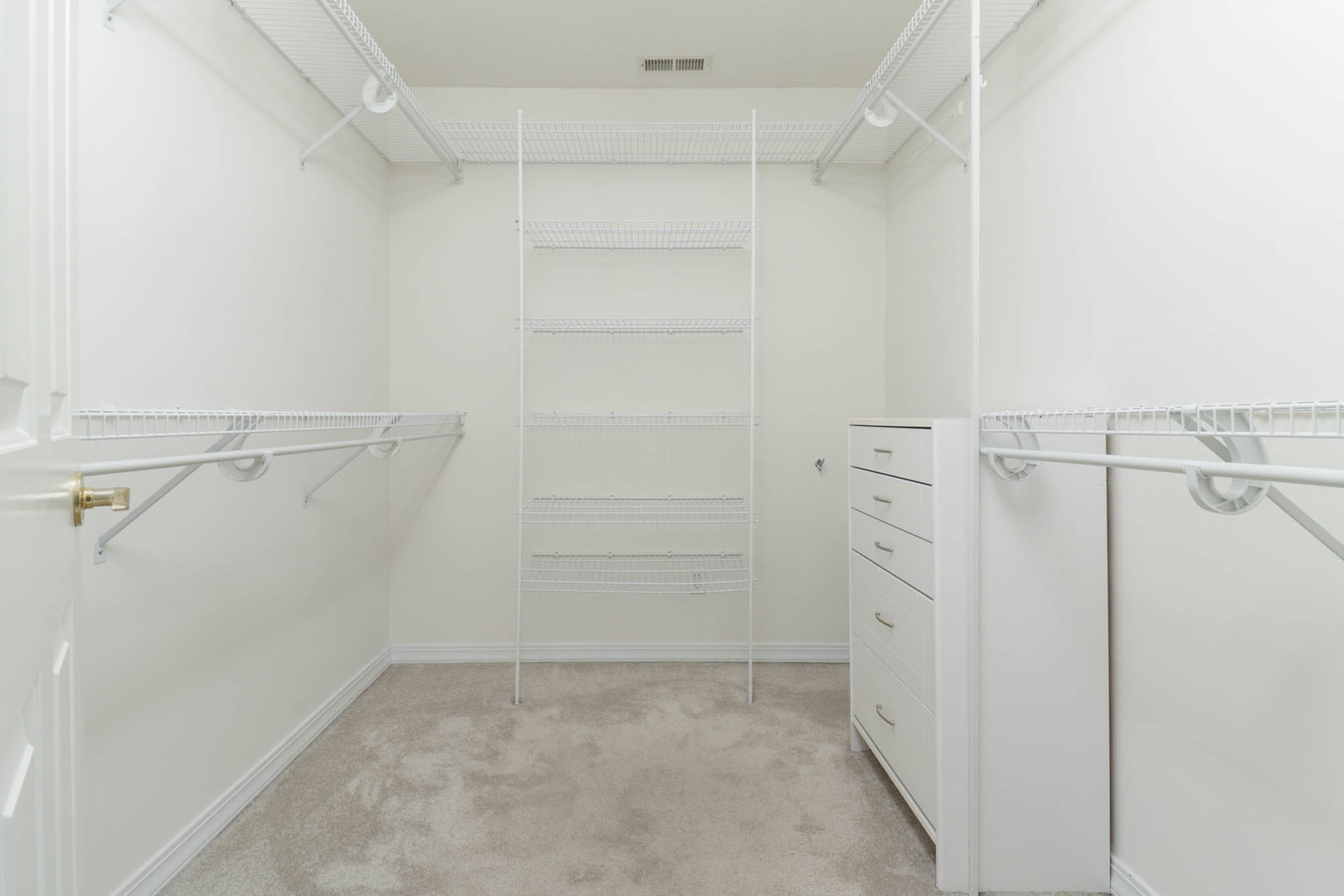 3 Strawberry Road, Bloomington, IL 61704