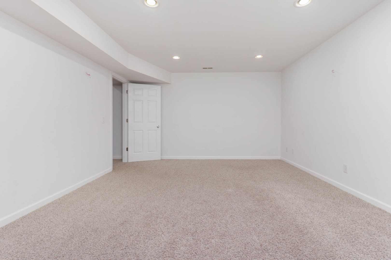 3 Strawberry Road, Bloomington, IL 61704