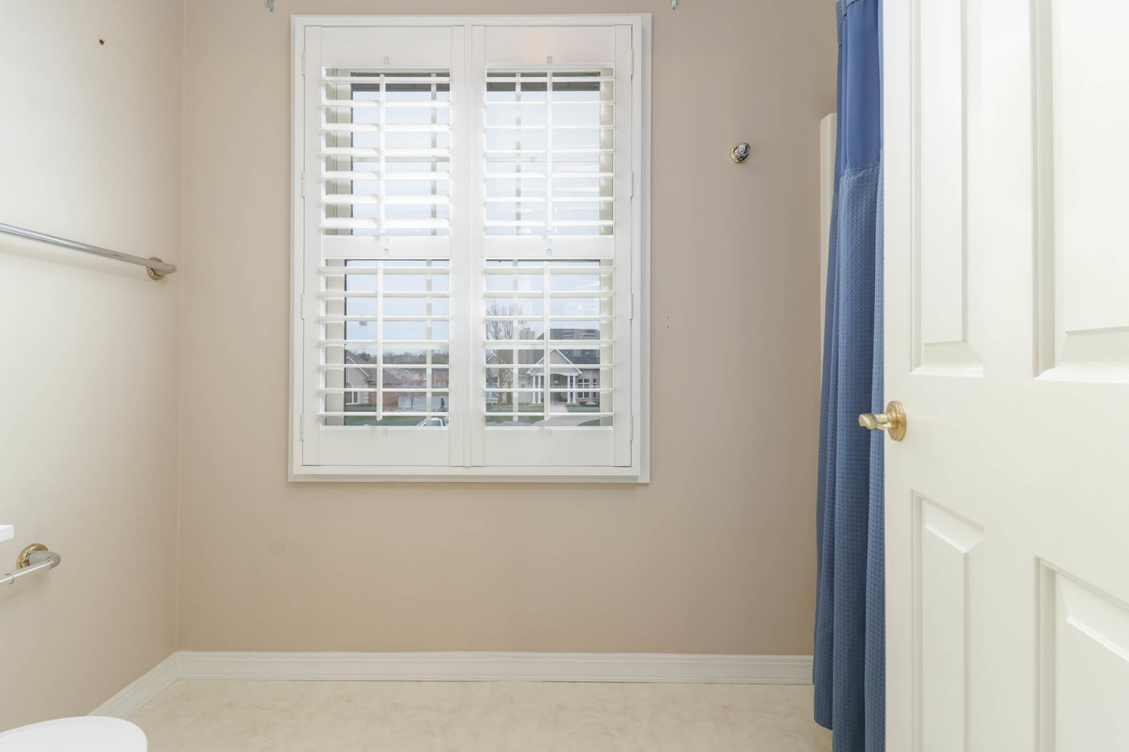 3 Strawberry Road, Bloomington, IL 61704