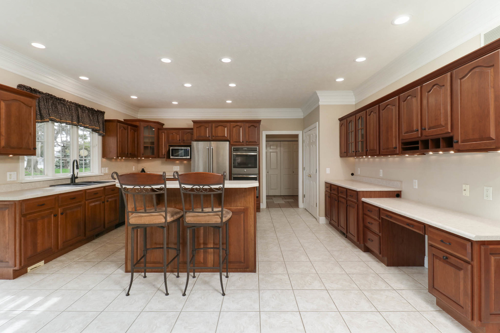 3 Strawberry Road, Bloomington, IL 61704