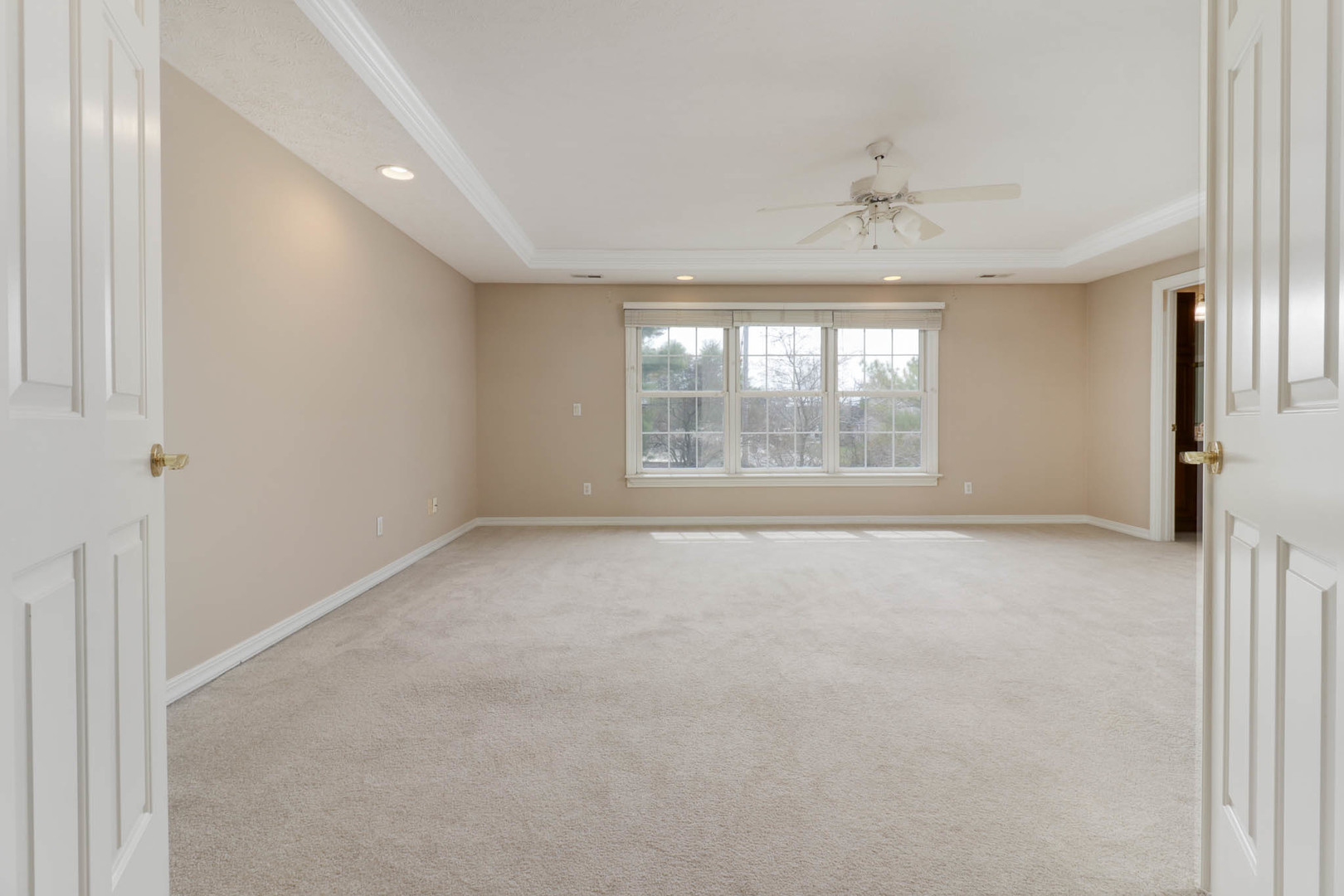 3 Strawberry Road, Bloomington, IL 61704