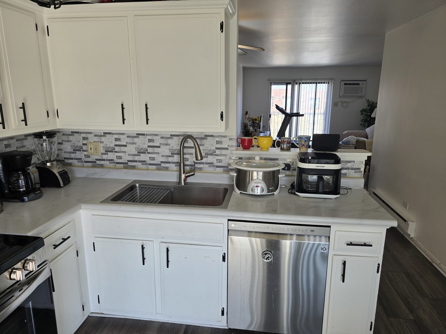 160 S Waters Edge Drive #302, Glendale Heights, IL 60139