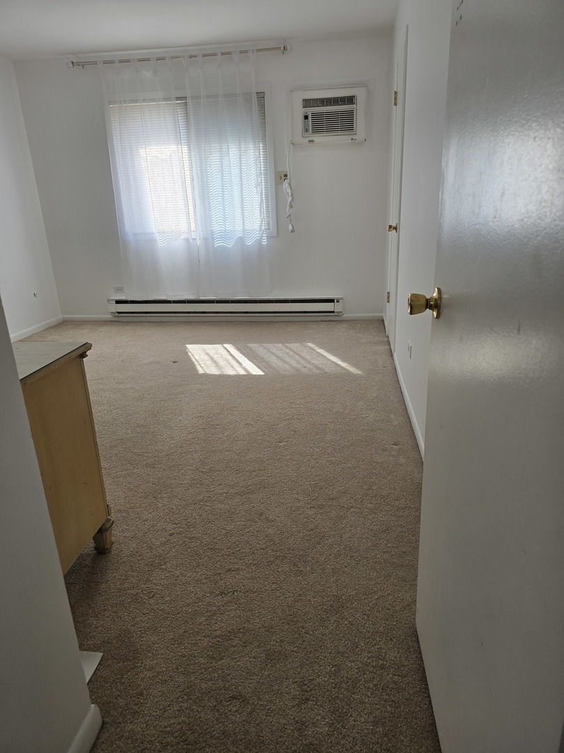 160 S Waters Edge Drive #302, Glendale Heights, IL 60139